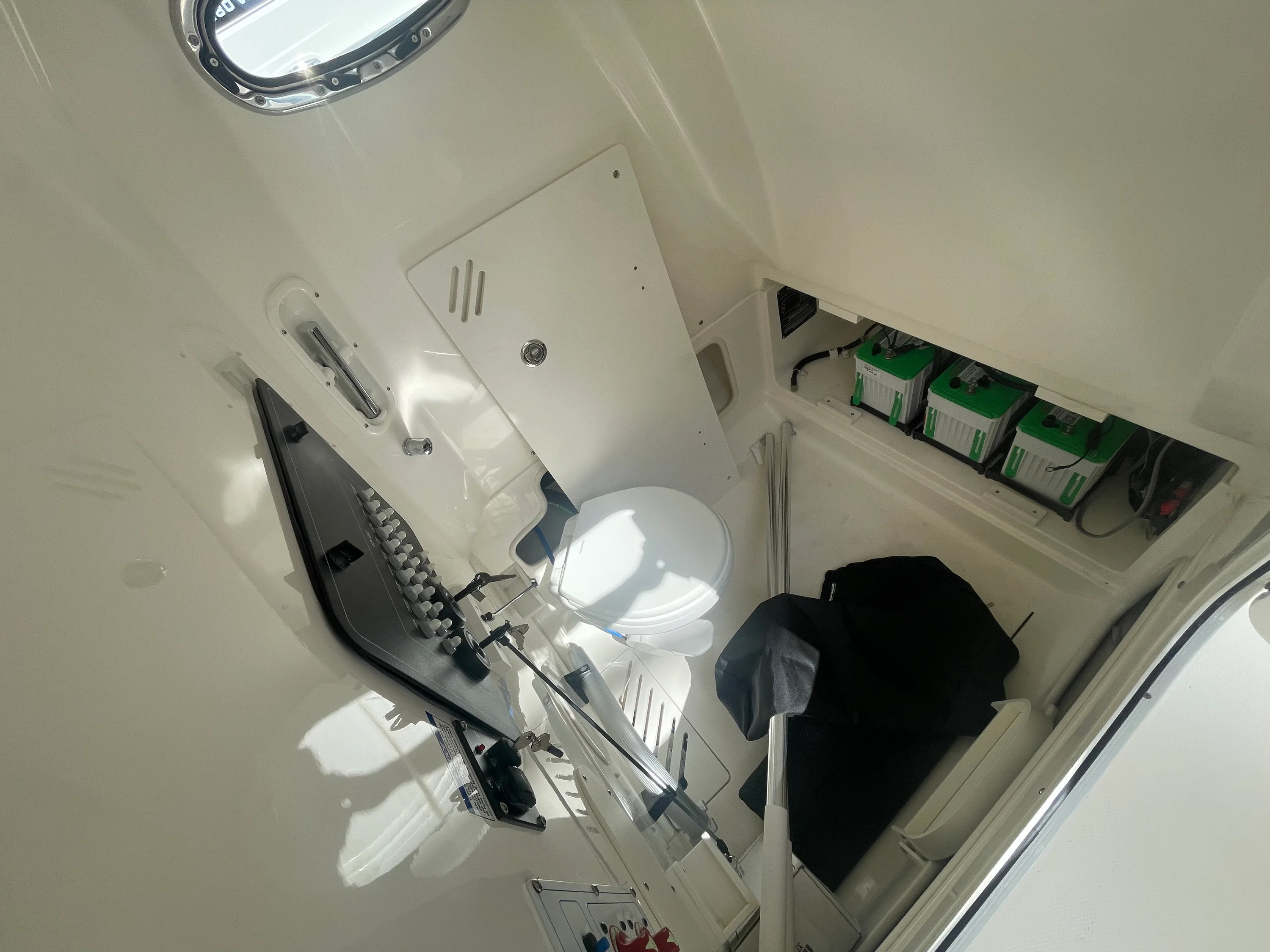 2026 Boston Whaler 250 Outrage Image Thumbnail #5
