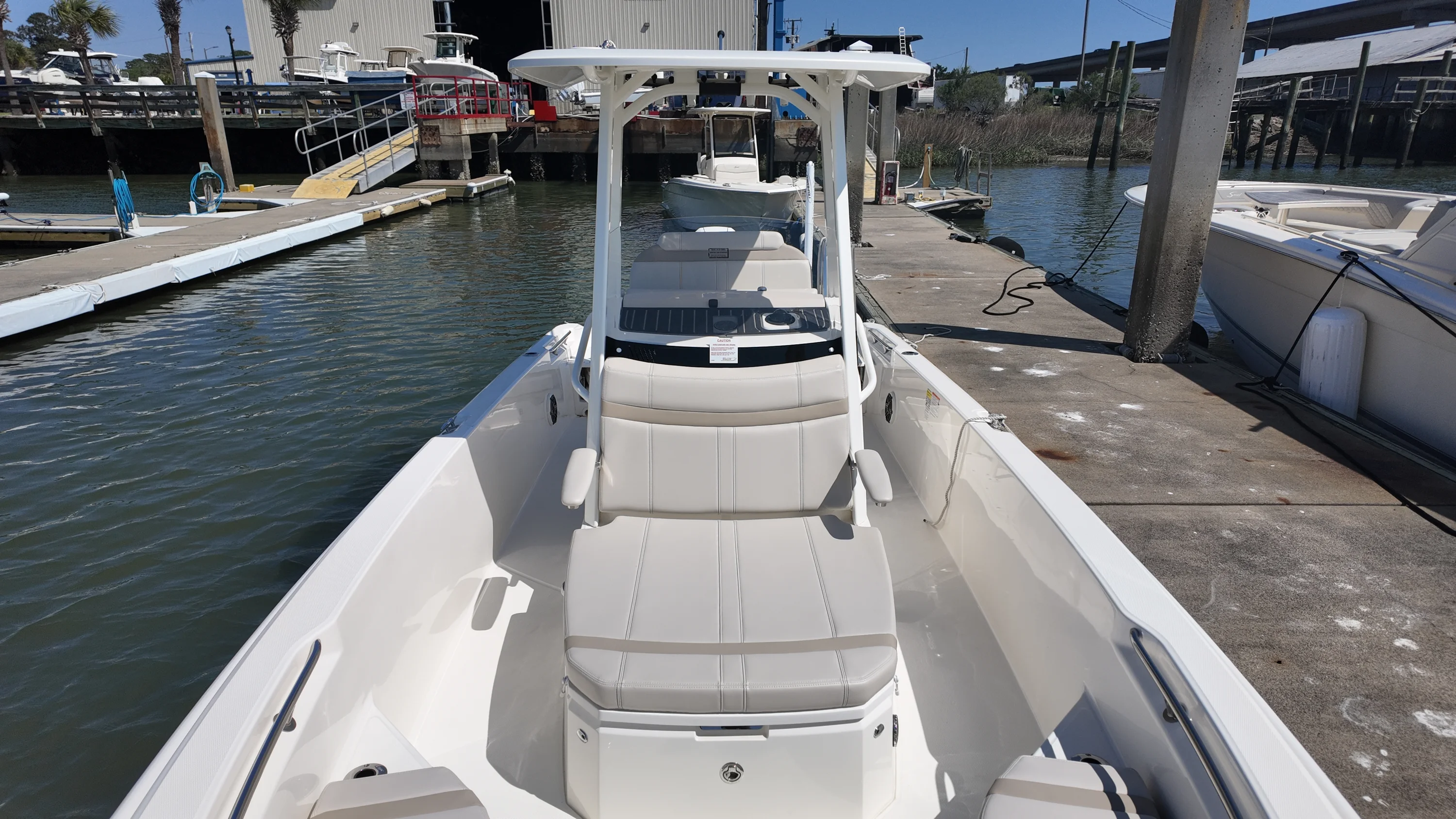 2026 Boston Whaler 250 Dauntless Image Thumbnail #18