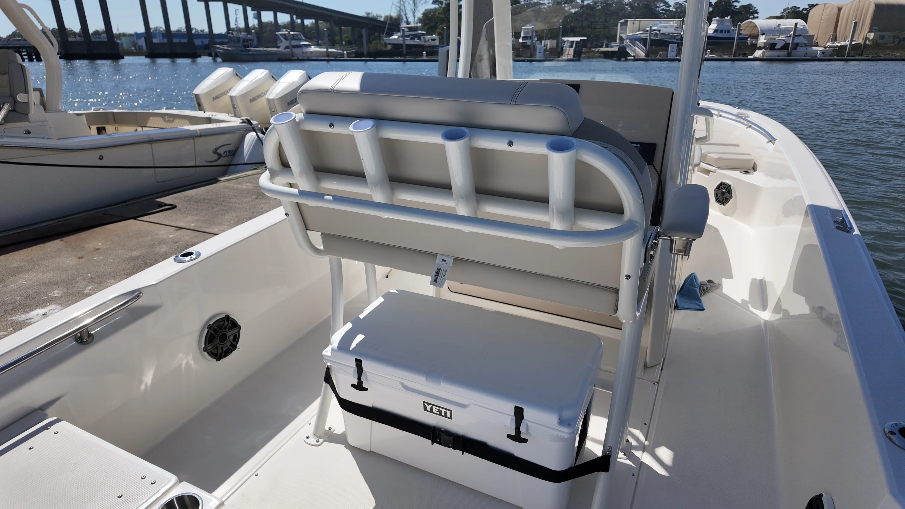 2026 Boston Whaler 250 Dauntless Image Thumbnail #10