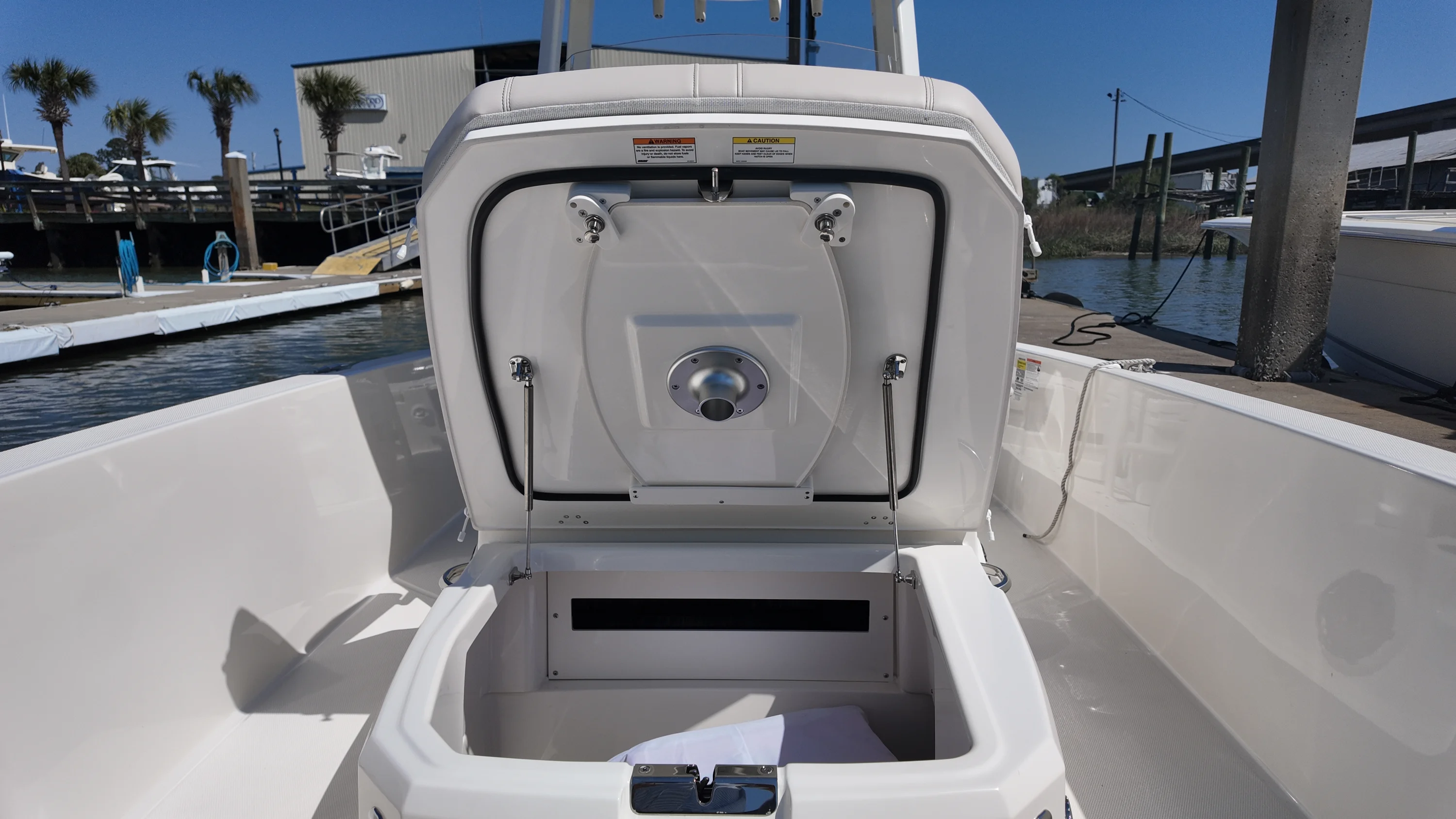 2026 Boston Whaler 250 Dauntless Image Thumbnail #19