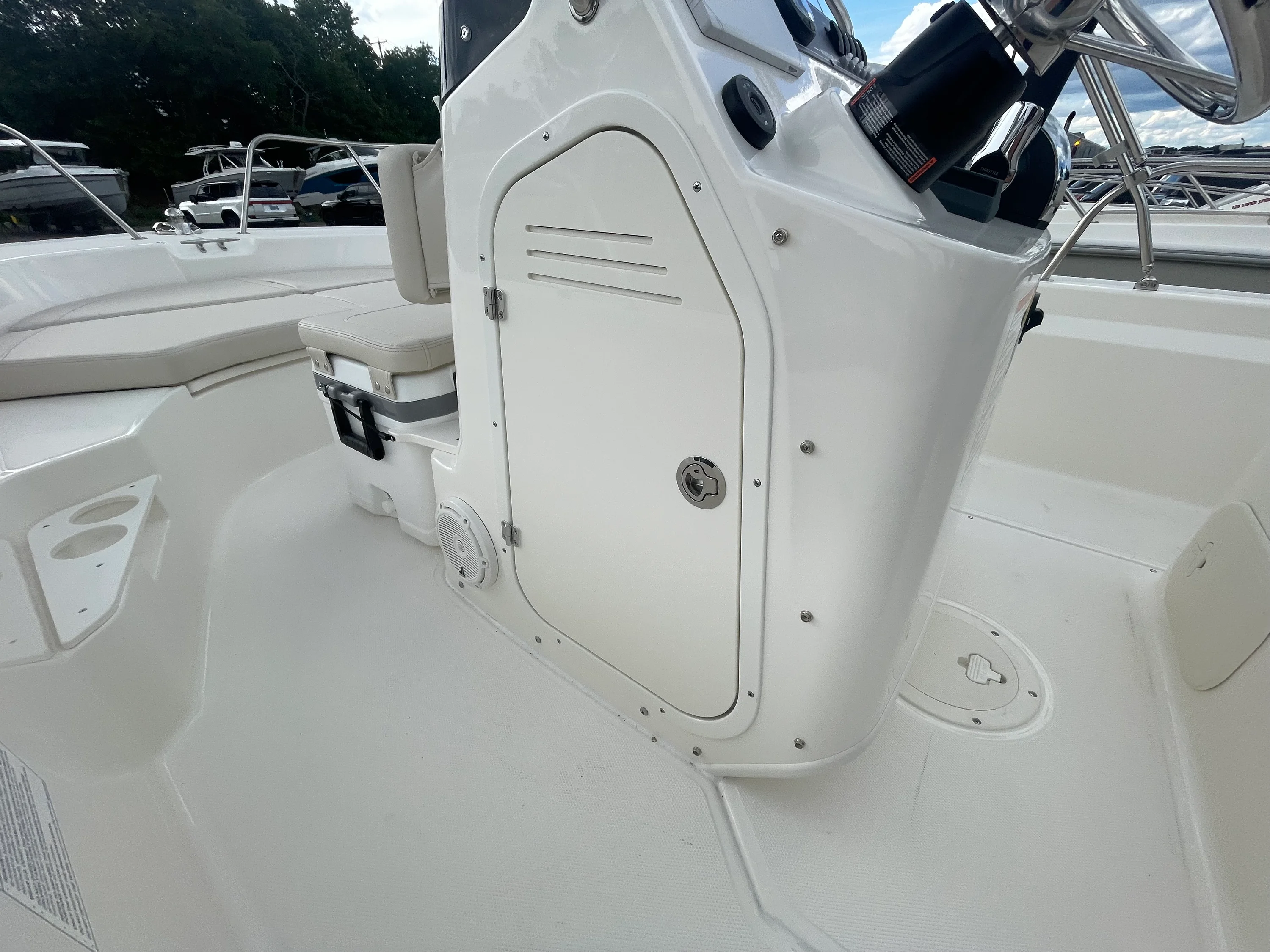2026 Boston Whaler 170 Montauk Image Thumbnail #7