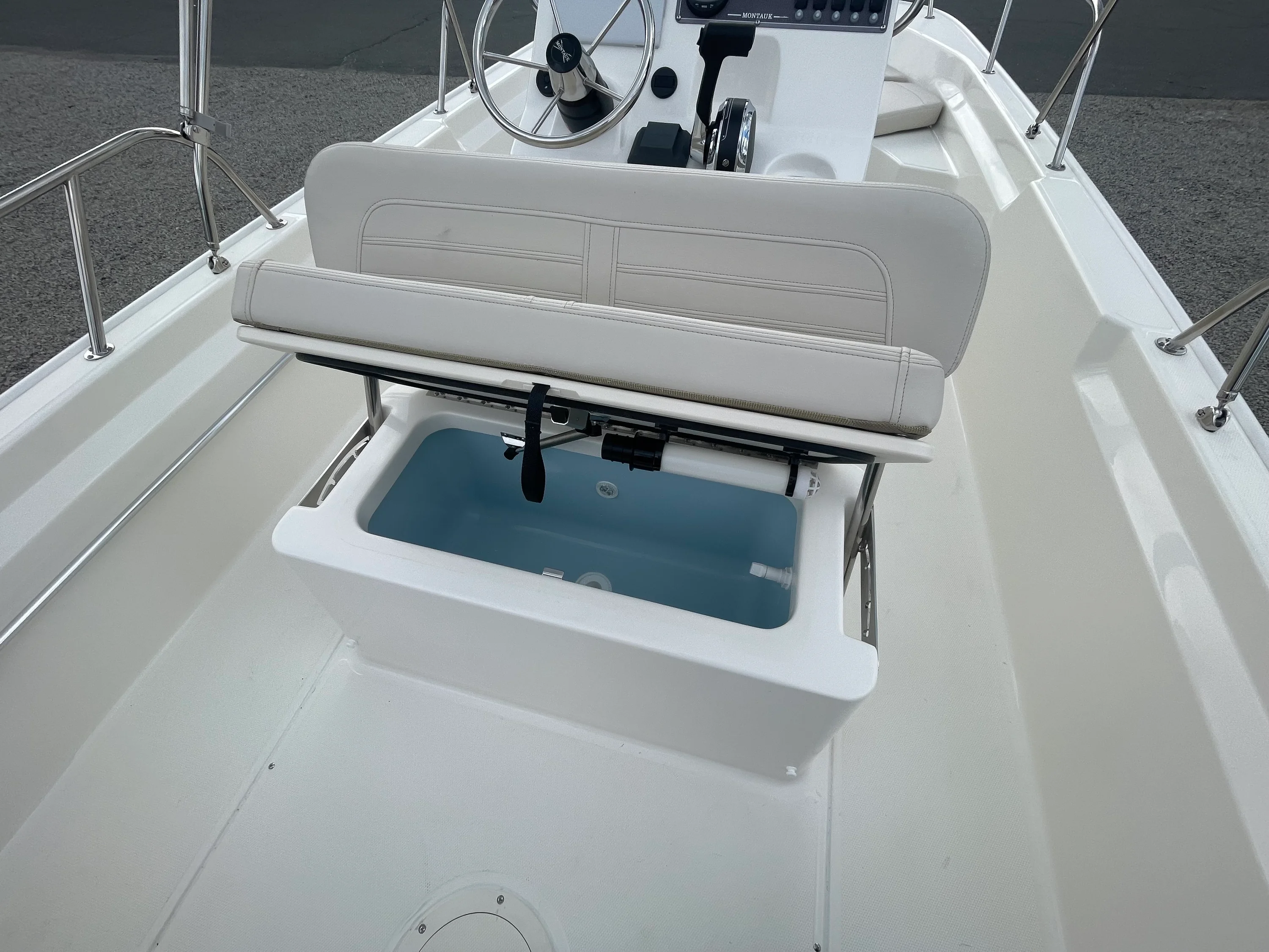 2026 Boston Whaler 170 Montauk Image Thumbnail #4