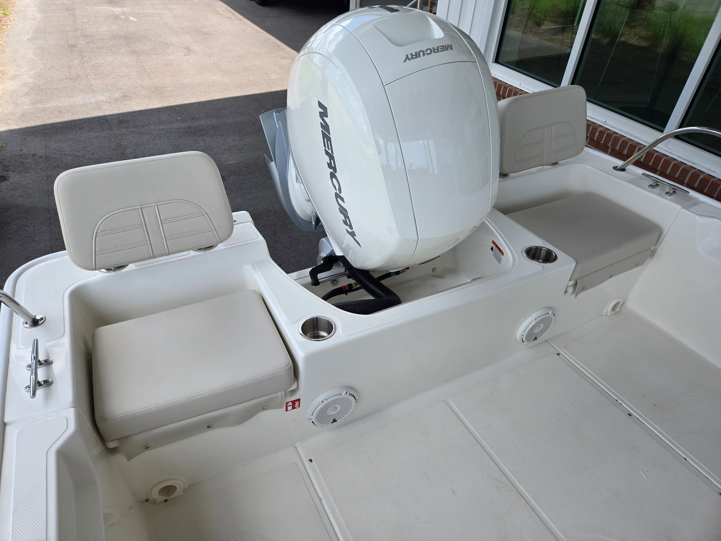 2026 Boston Whaler 190 Montauk Image Thumbnail #3