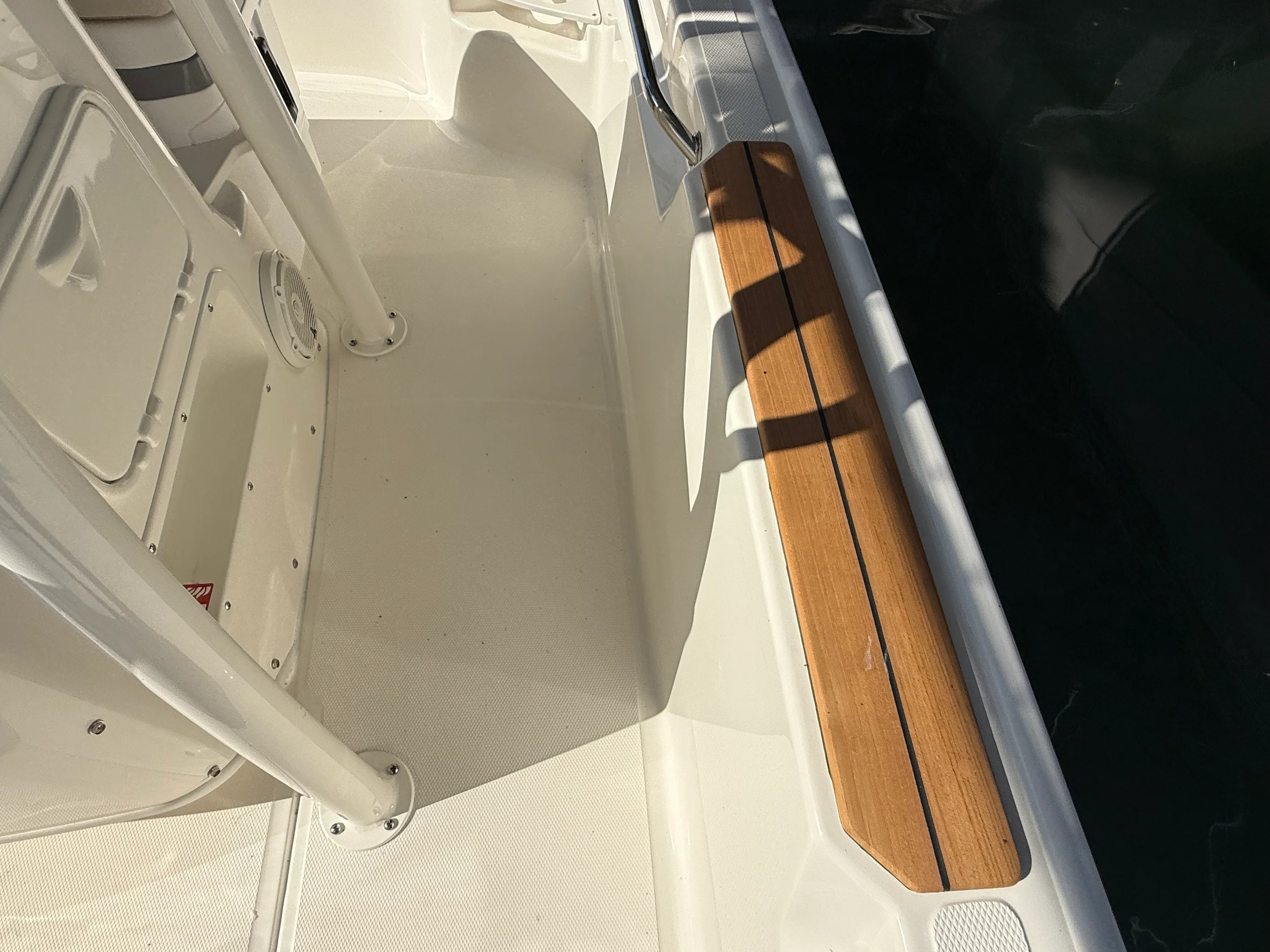 2026 Boston Whaler 190 Montauk Image Thumbnail #7