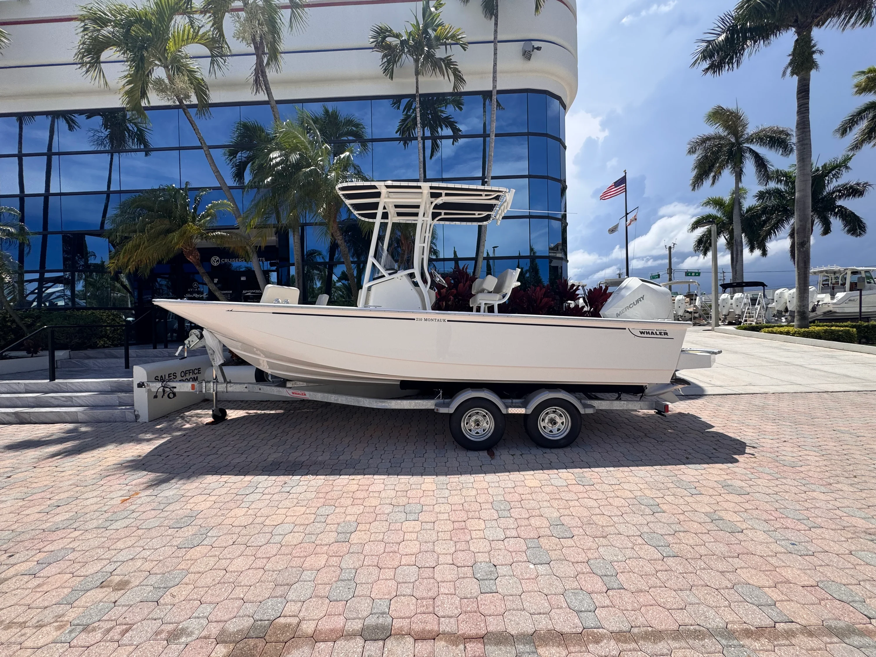 2026 Boston Whaler 210 Montauk Image Thumbnail #0