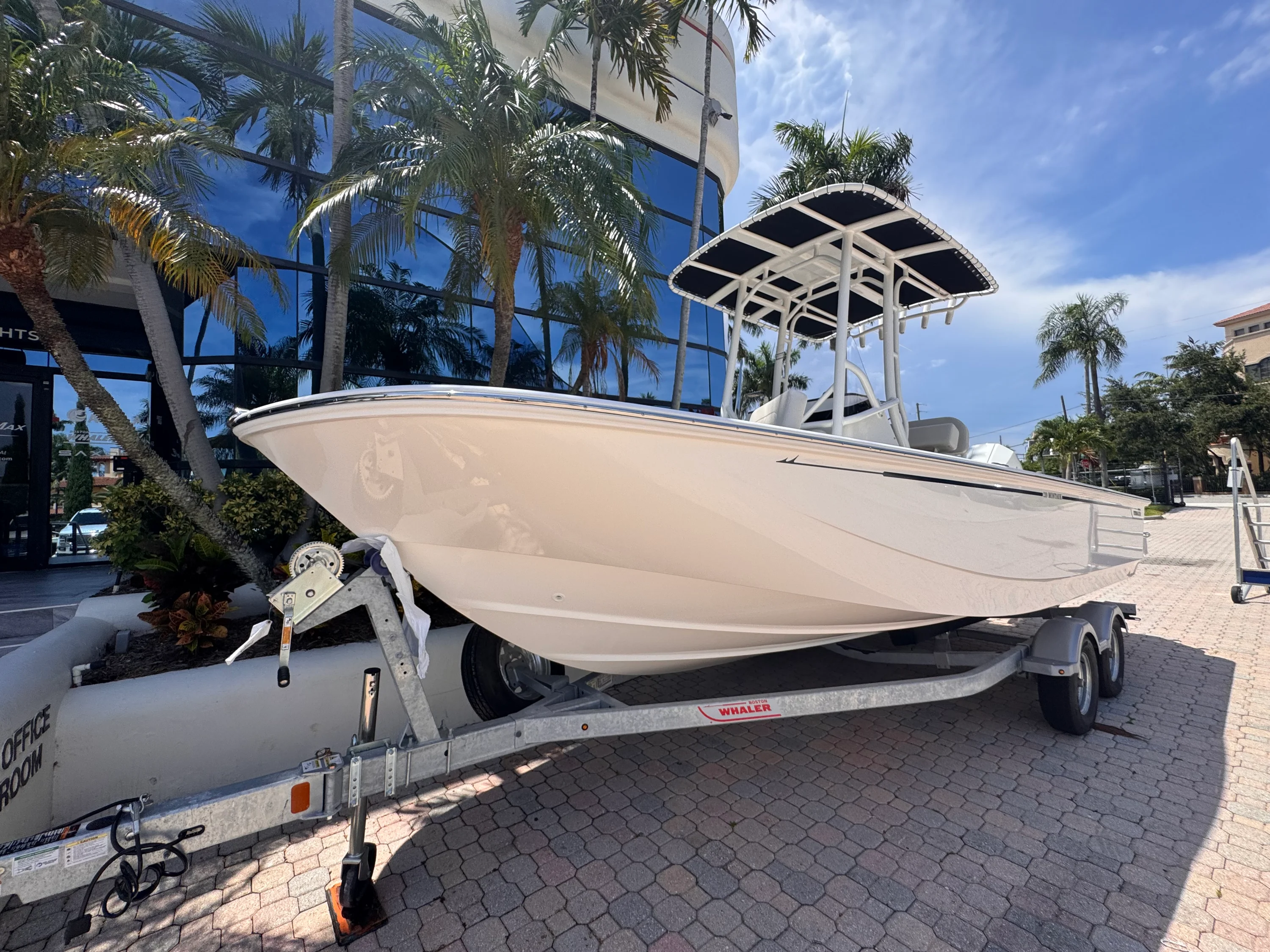 2026 Boston Whaler 210 Montauk Image Thumbnail #4