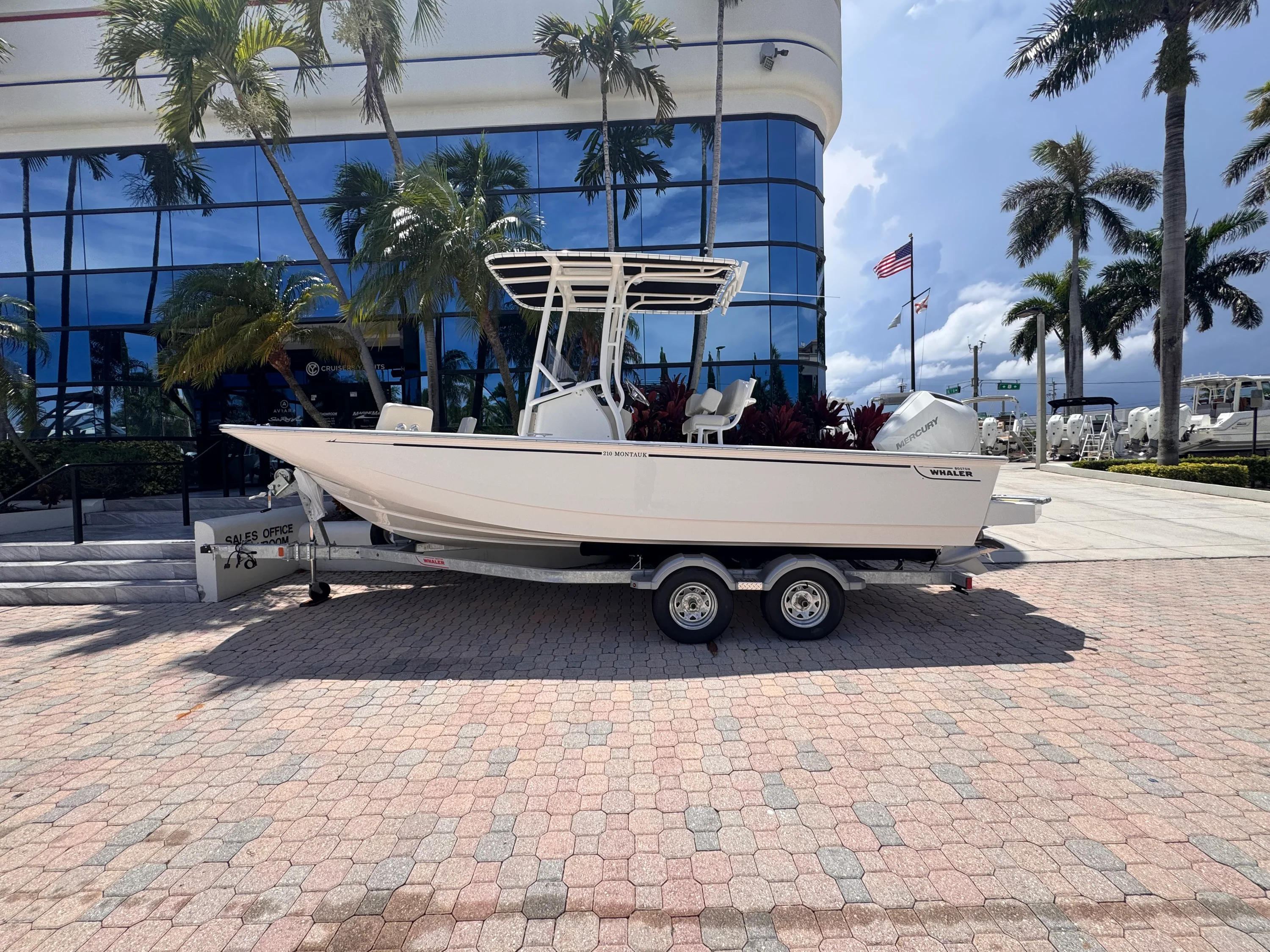 2026 Boston Whaler 210 Montauk Image Thumbnail #2
