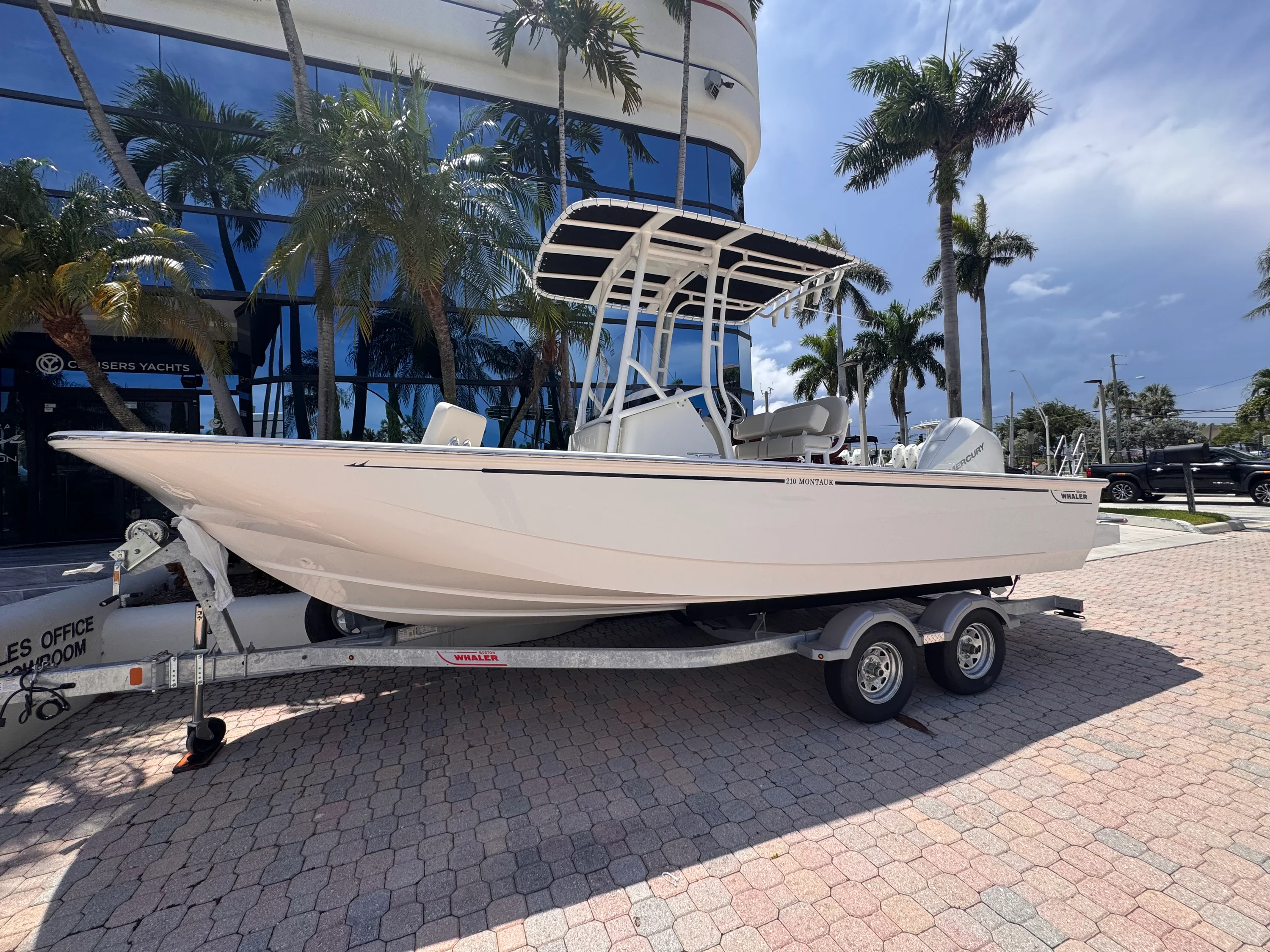 2026 Boston Whaler 210 Montauk Image Thumbnail #3