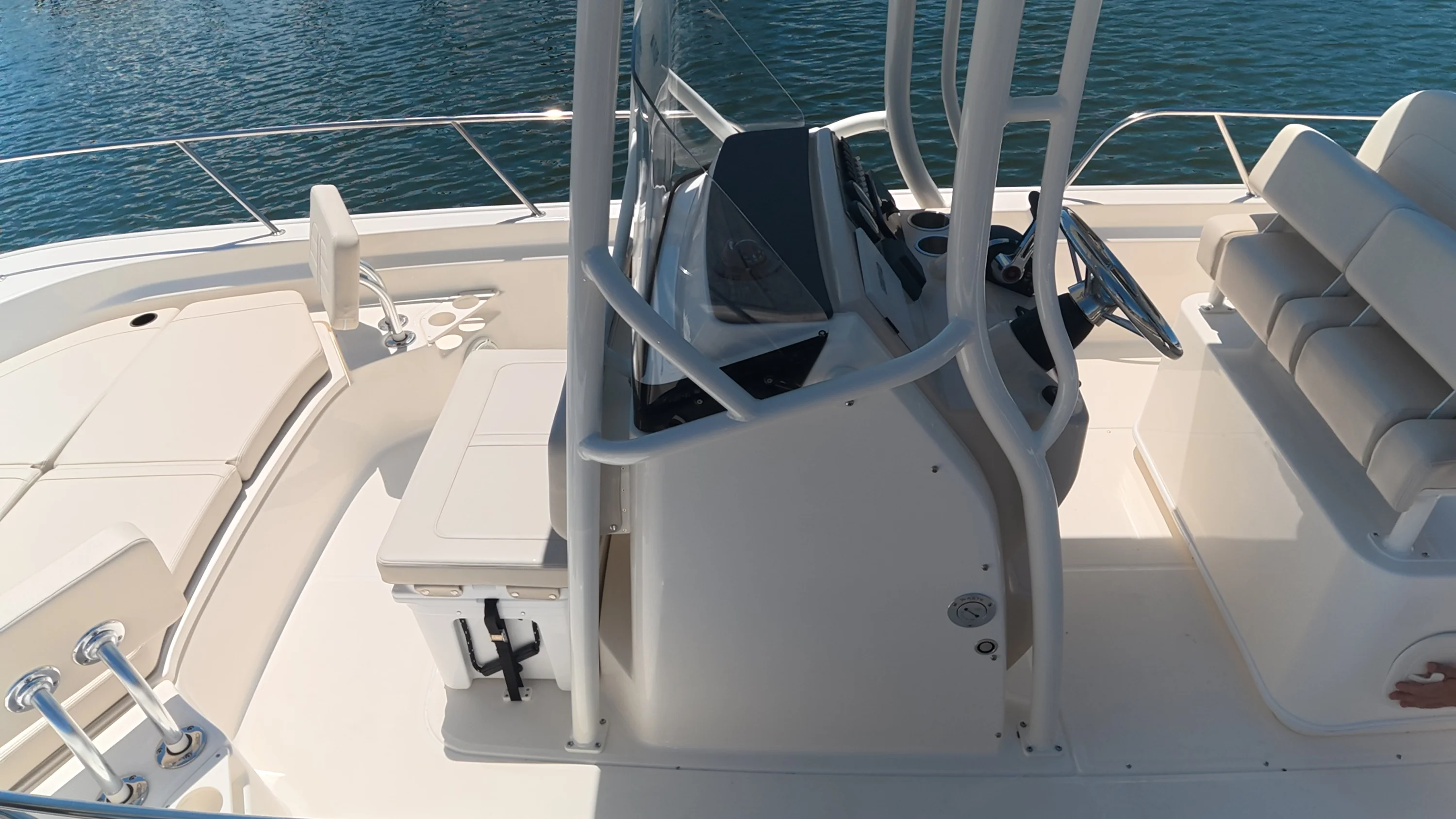 2026 Boston Whaler 210 Montauk Image Thumbnail #9