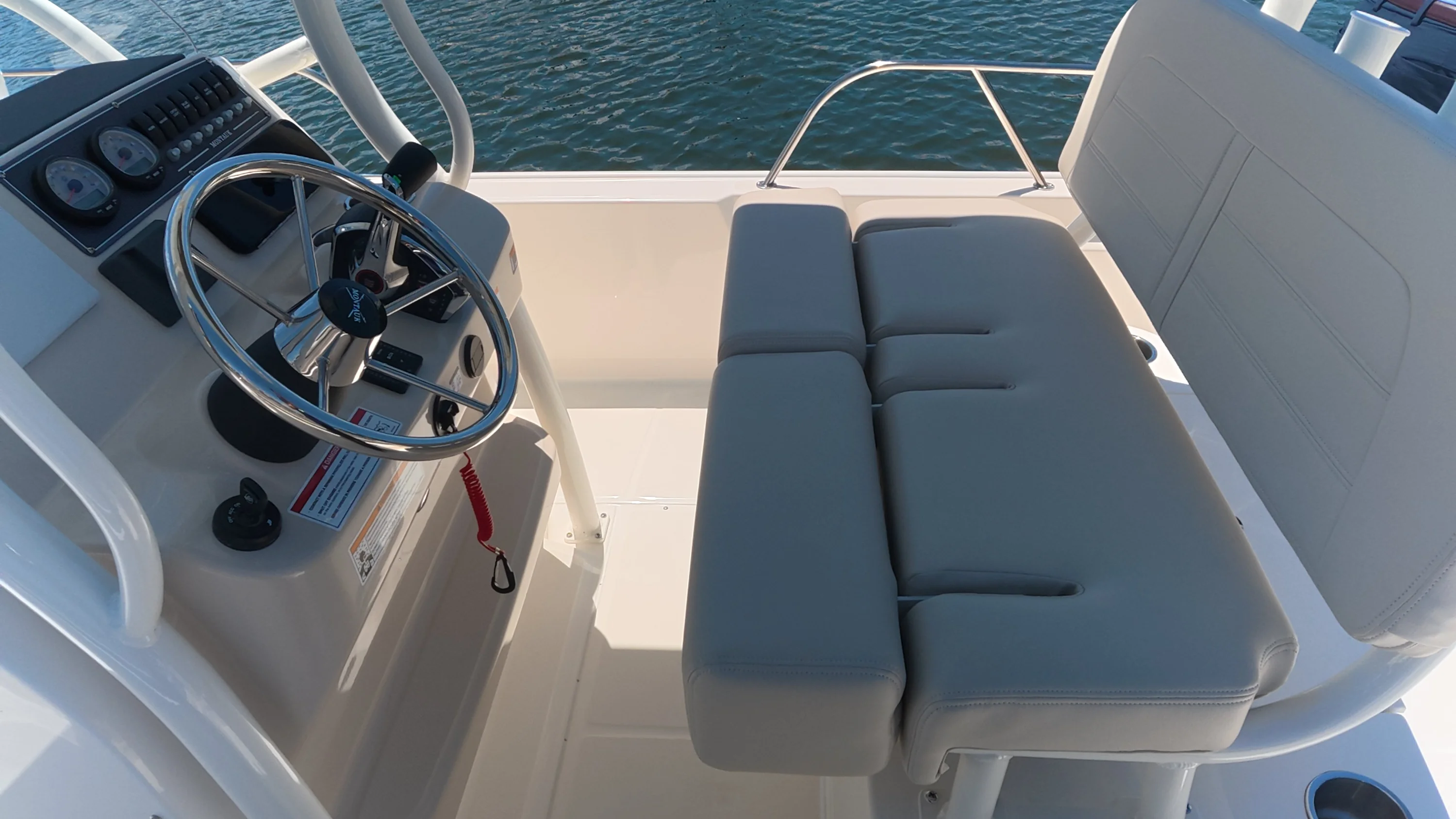2026 Boston Whaler 210 Montauk Image Thumbnail #15