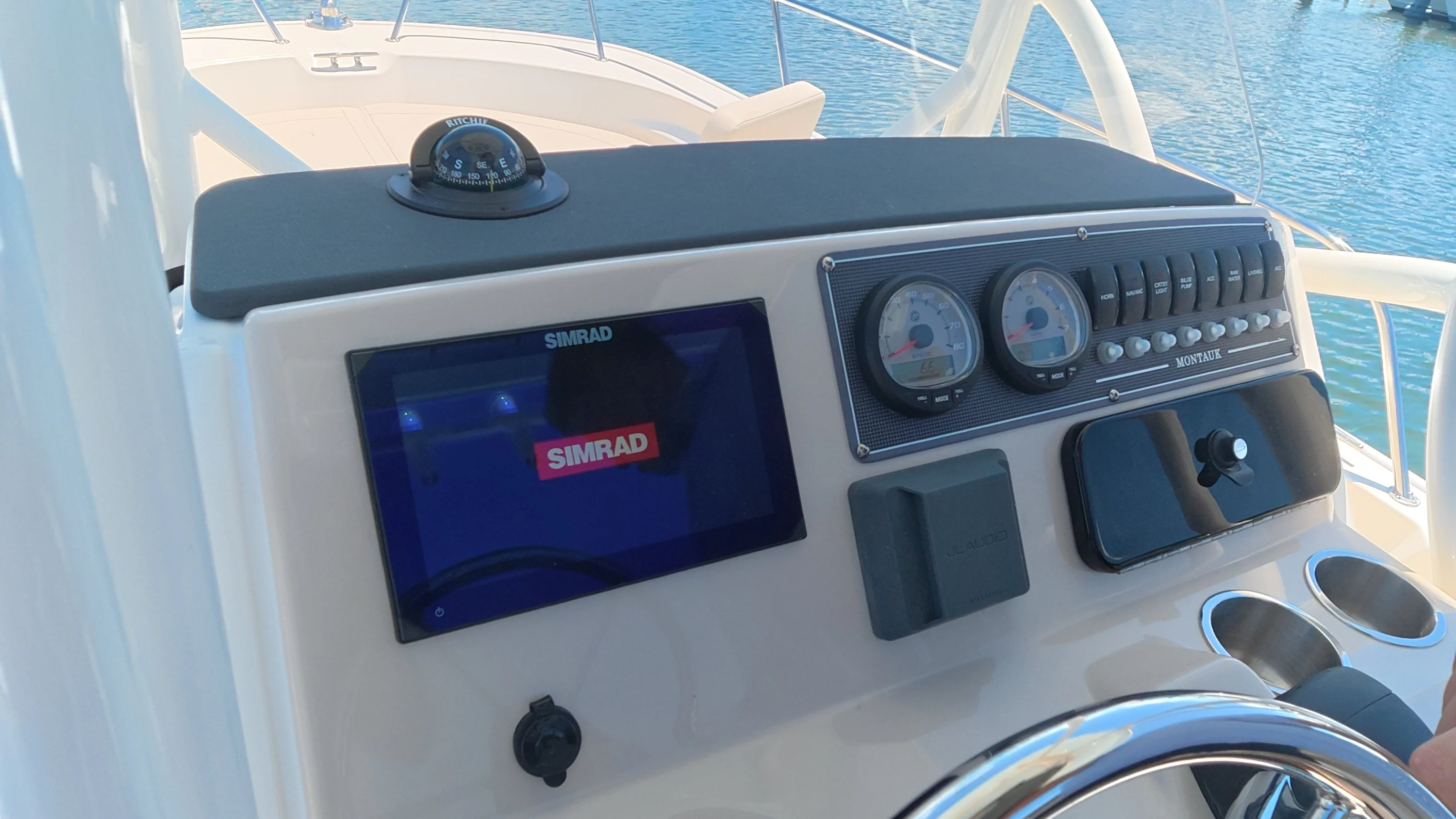 2026 Boston Whaler 210 Montauk Image Thumbnail #17