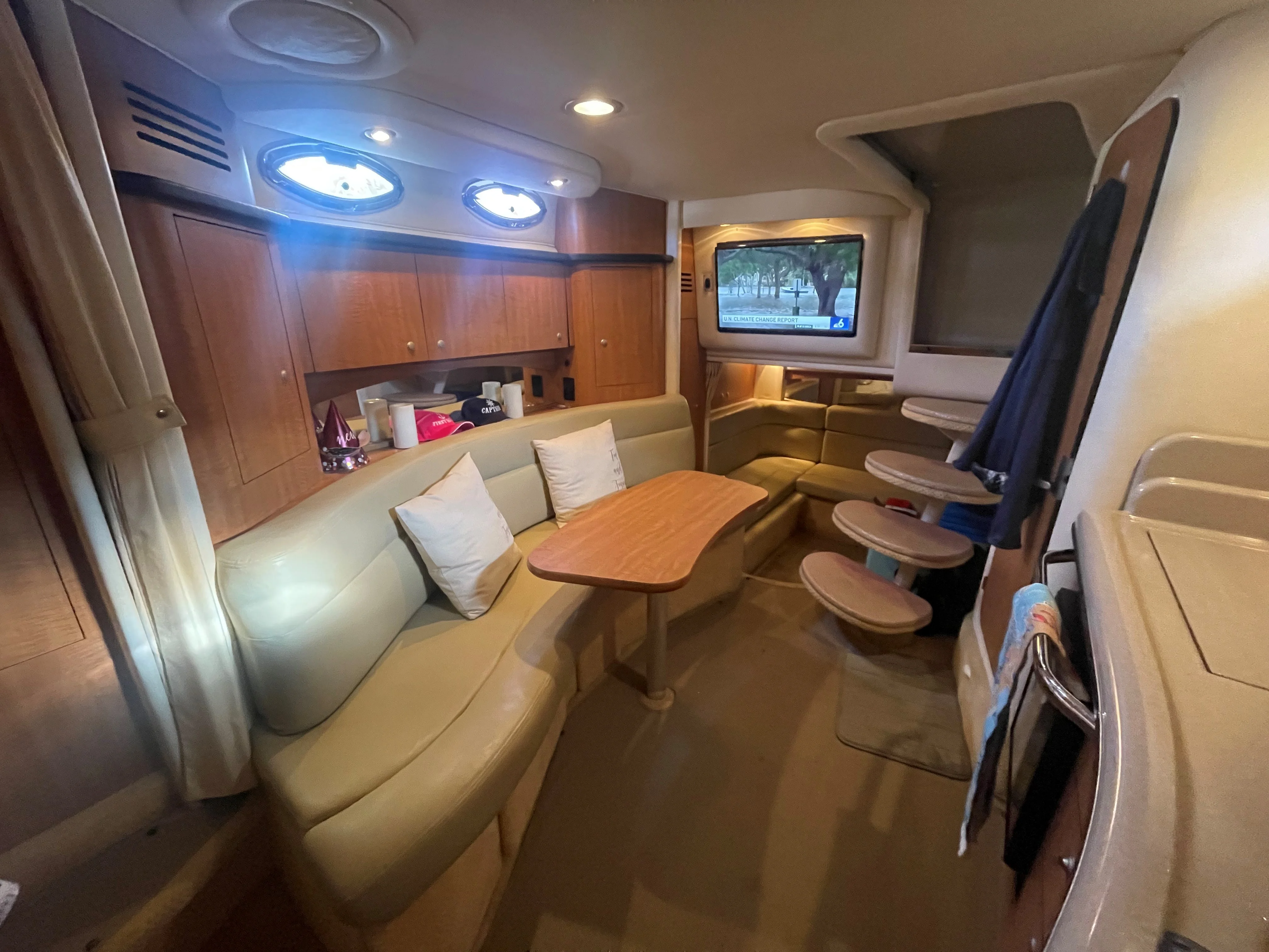 2006 Sea Ray 320 Sundancer Image Thumbnail #7