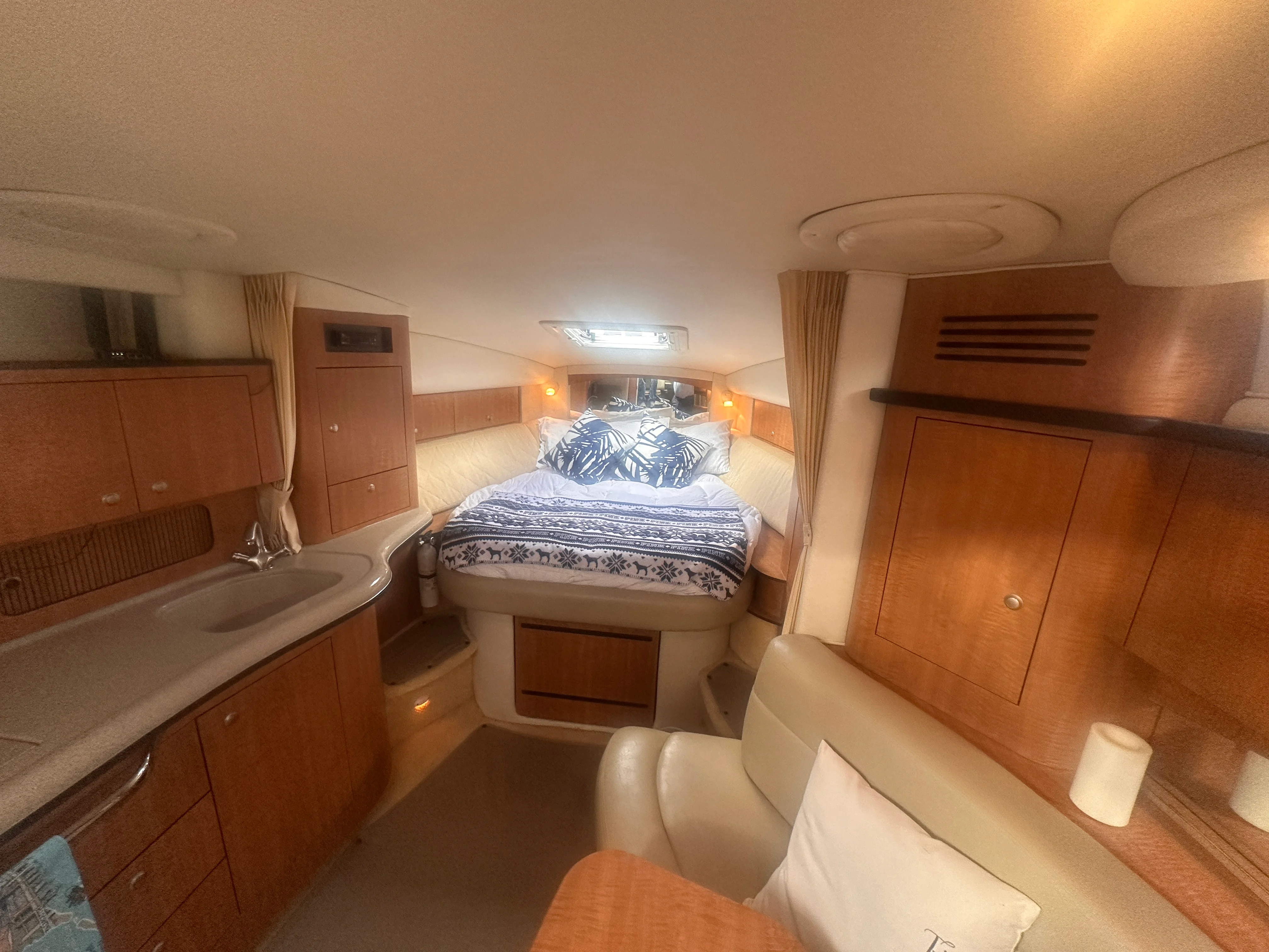 2006 Sea Ray 320 Sundancer Image Thumbnail #5