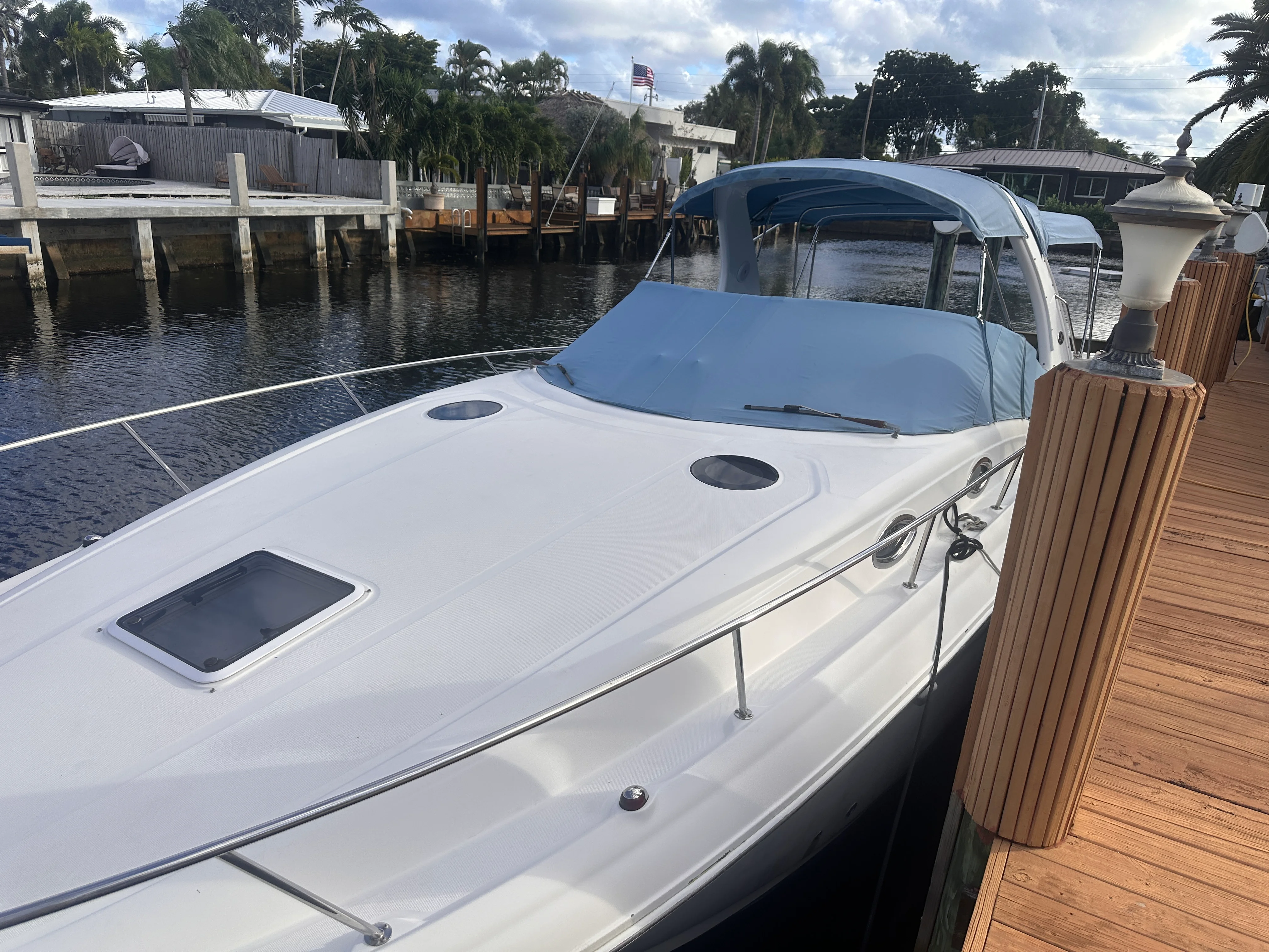 2006 Sea Ray 320 Sundancer Image Thumbnail #3