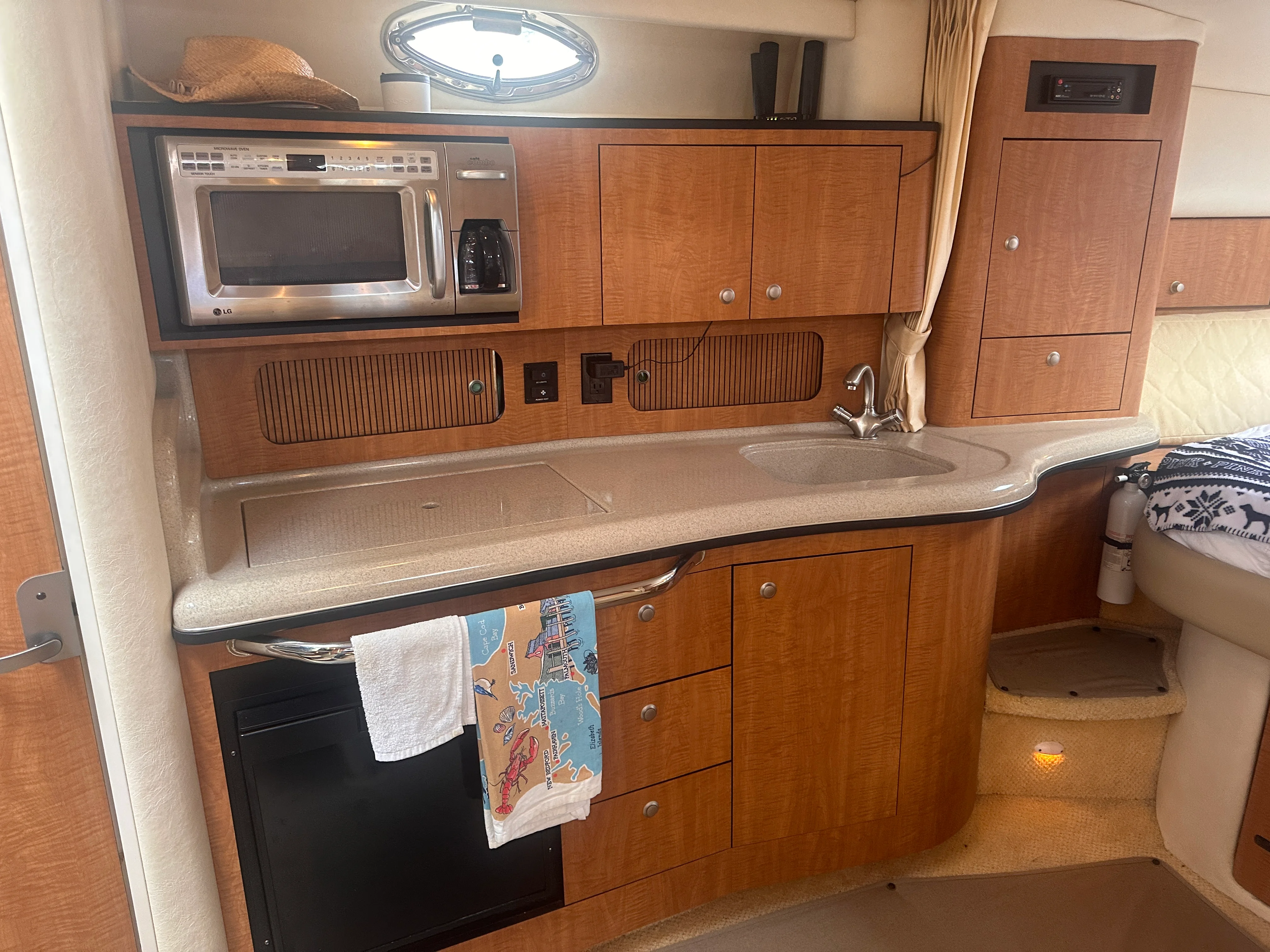 2006 Sea Ray 320 Sundancer Image Thumbnail #8