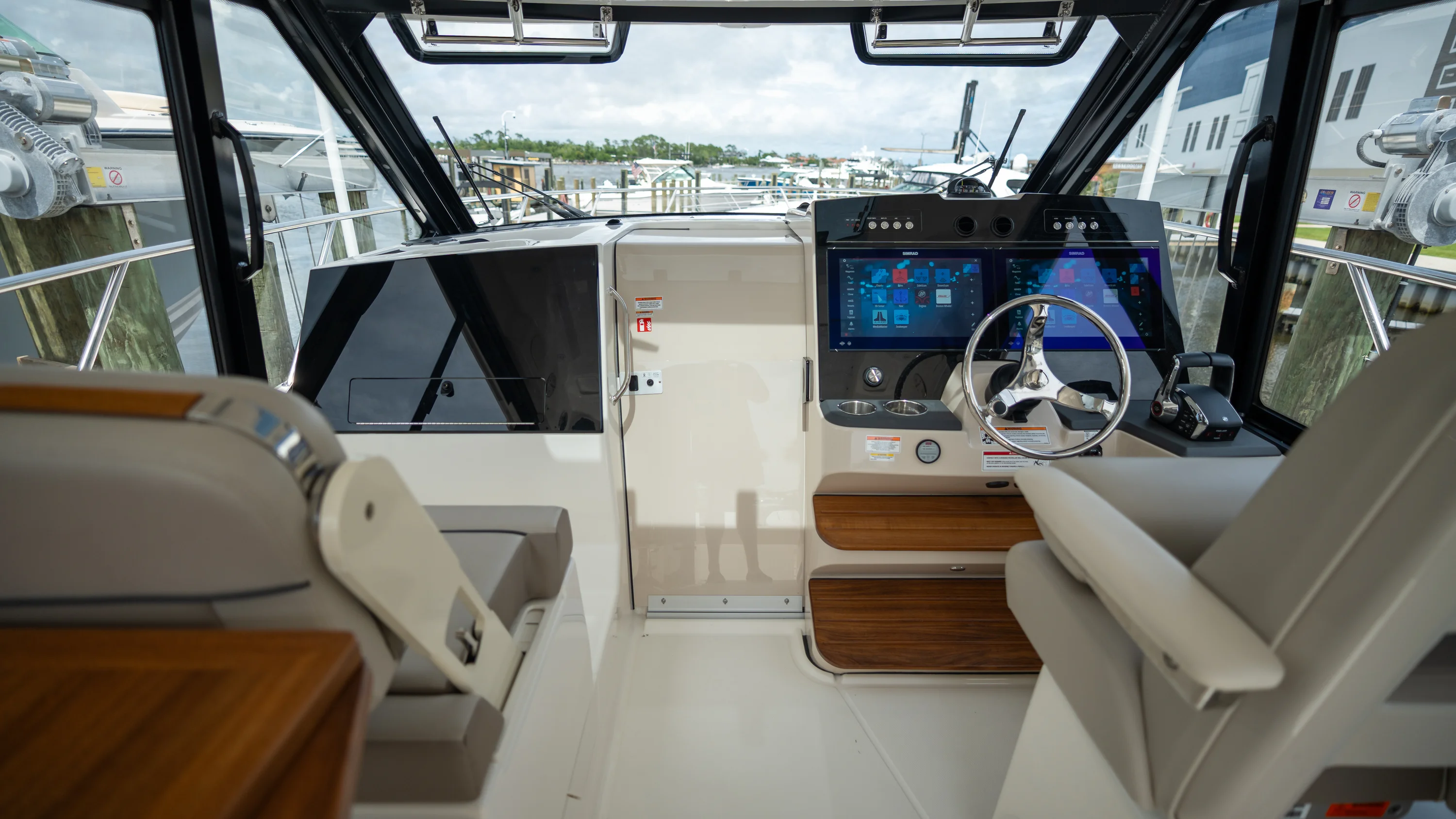 2026 Boston Whaler 365 Conquest Image Thumbnail #10