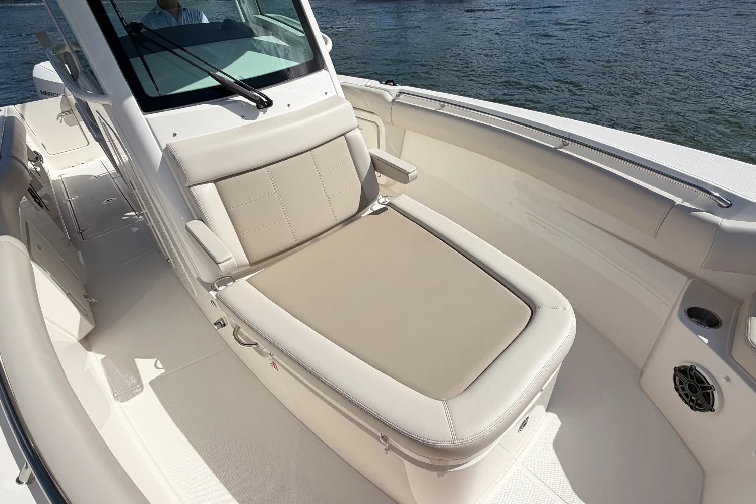 2026 Boston Whaler 280 Outrage Image Thumbnail #20