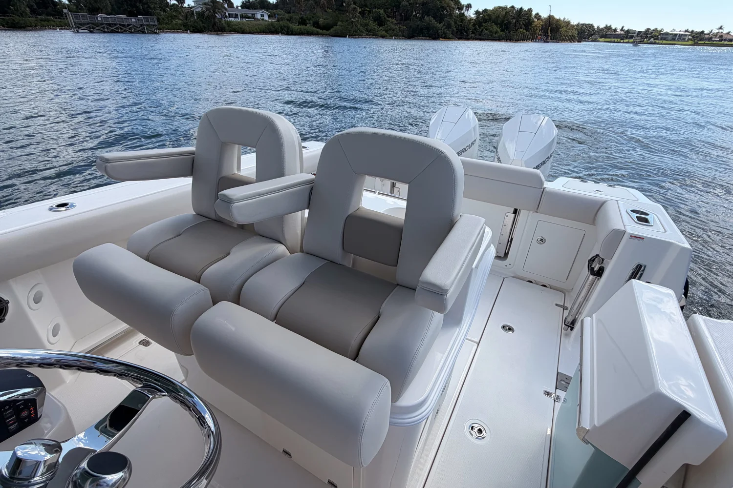 2026 Boston Whaler 280 Outrage Image Thumbnail #12