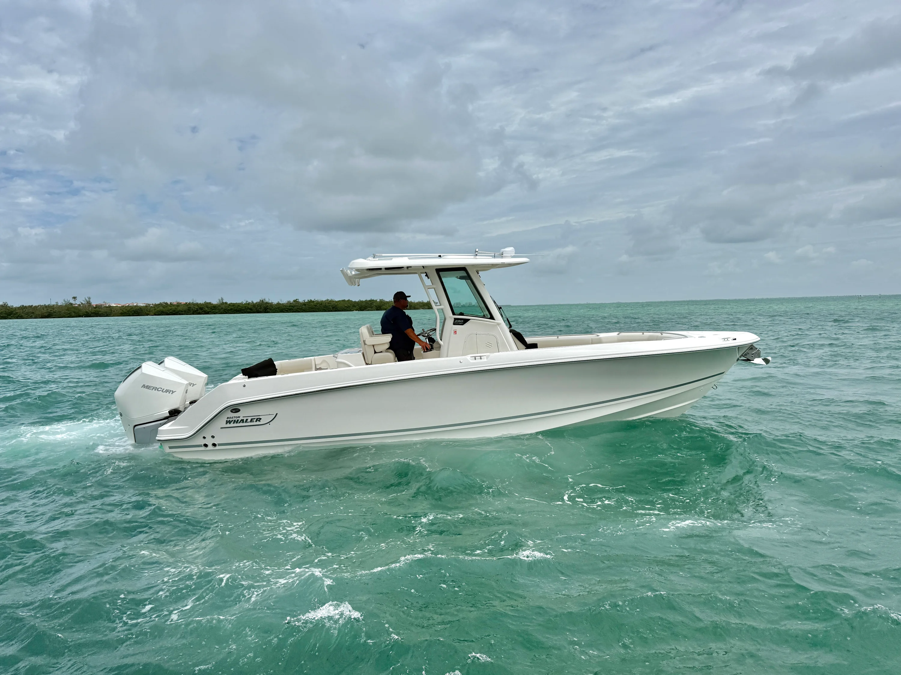 2026 Boston Whaler 280 Outrage Image Thumbnail #3