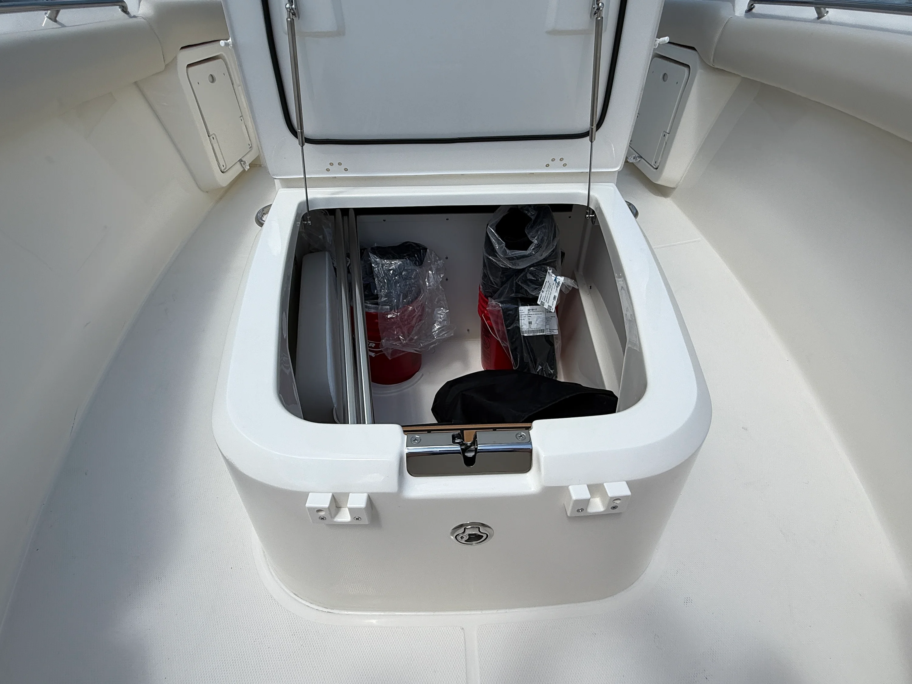 2026 Boston Whaler 280 Outrage Image Thumbnail #23