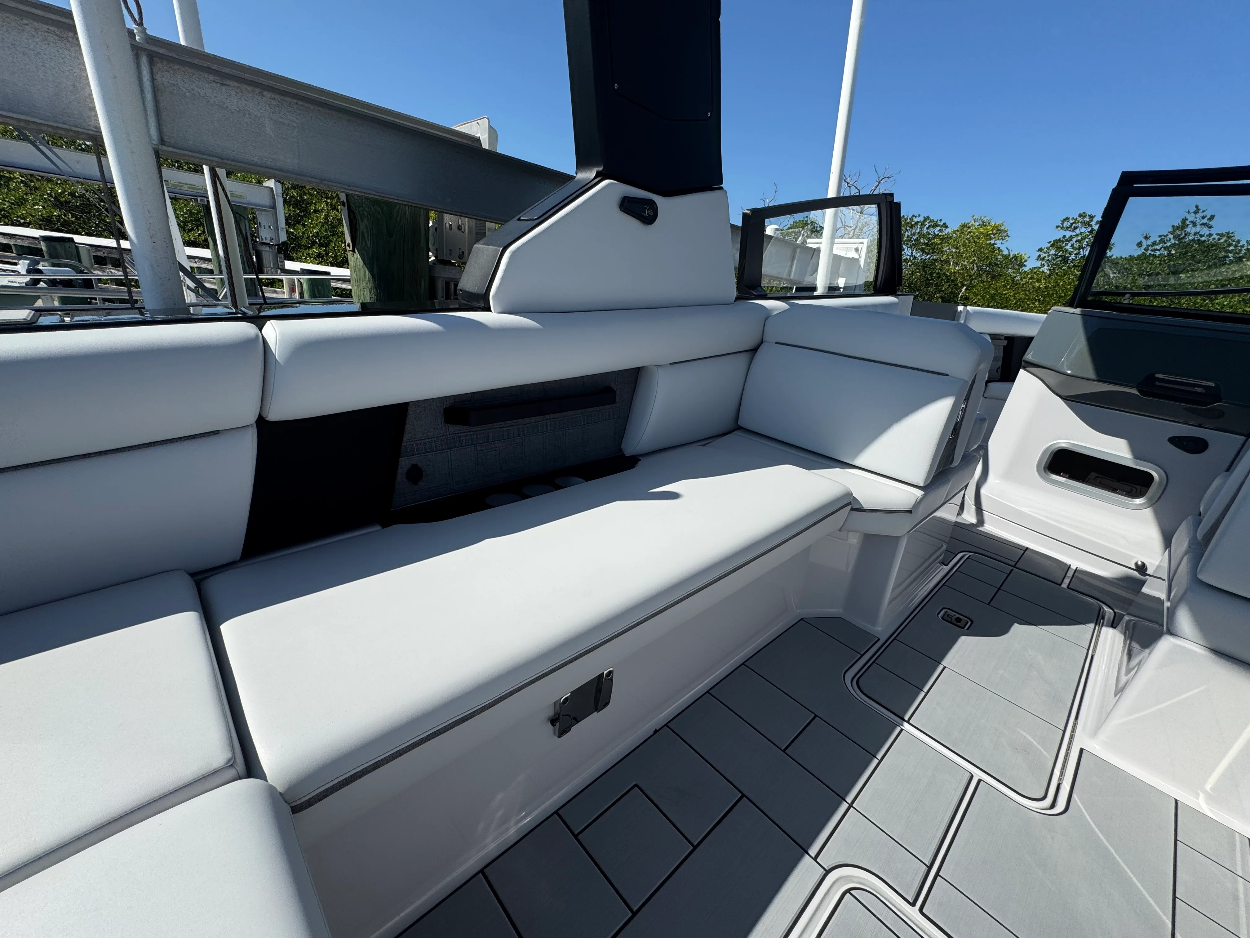 2025 Aviara 28 SURF Image Thumbnail #16