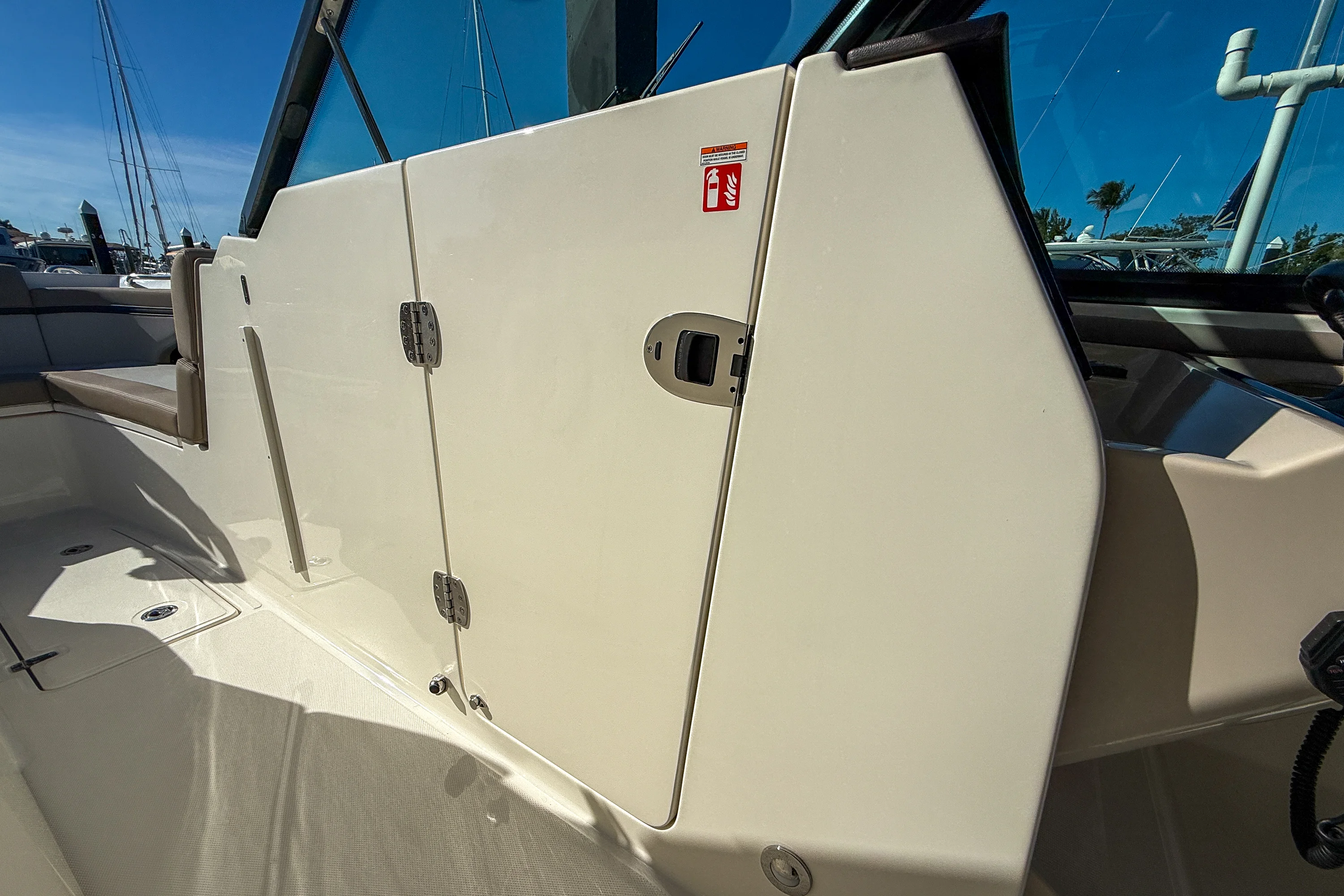 2025 Boston Whaler 330 Vantage Image Thumbnail #22