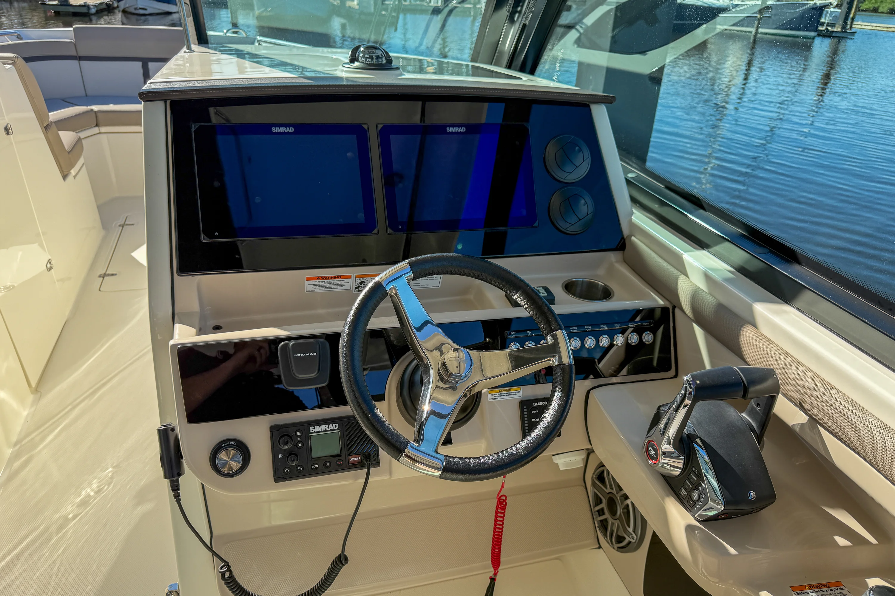 2025 Boston Whaler 330 Vantage Image Thumbnail #13