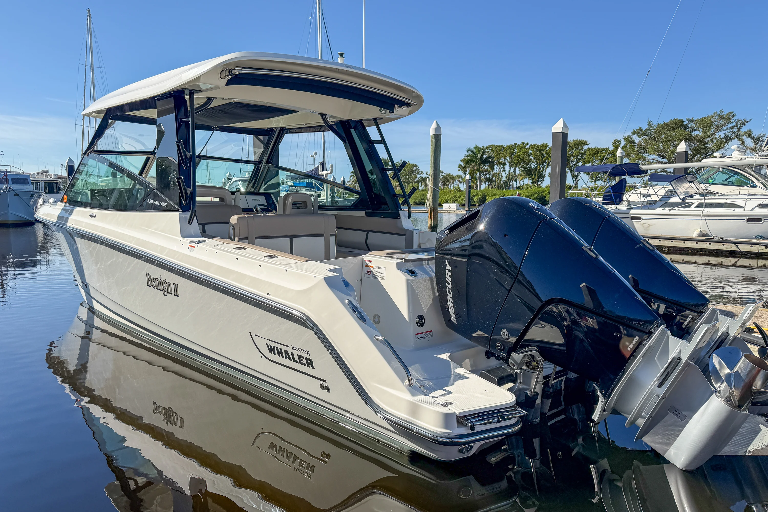 2025 Boston Whaler 330 Vantage Image Thumbnail #1