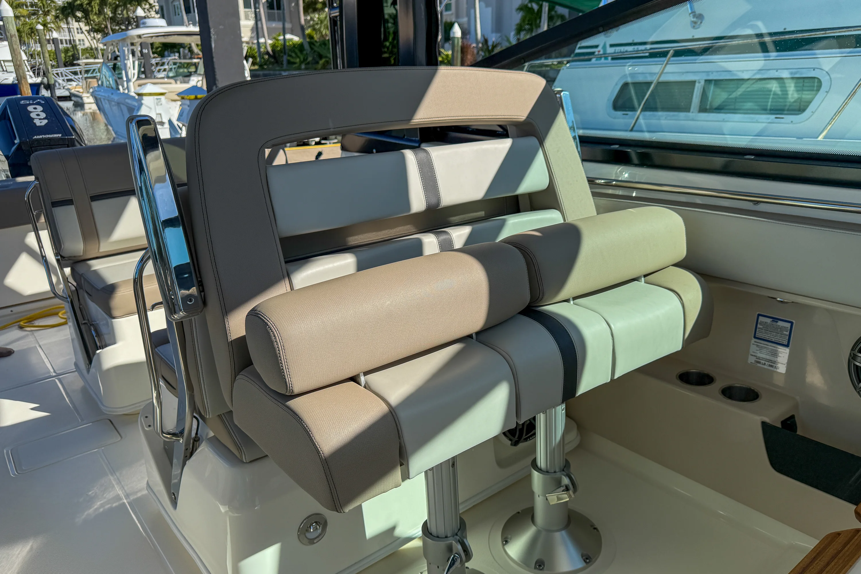 2025 Boston Whaler 330 Vantage Image Thumbnail #17