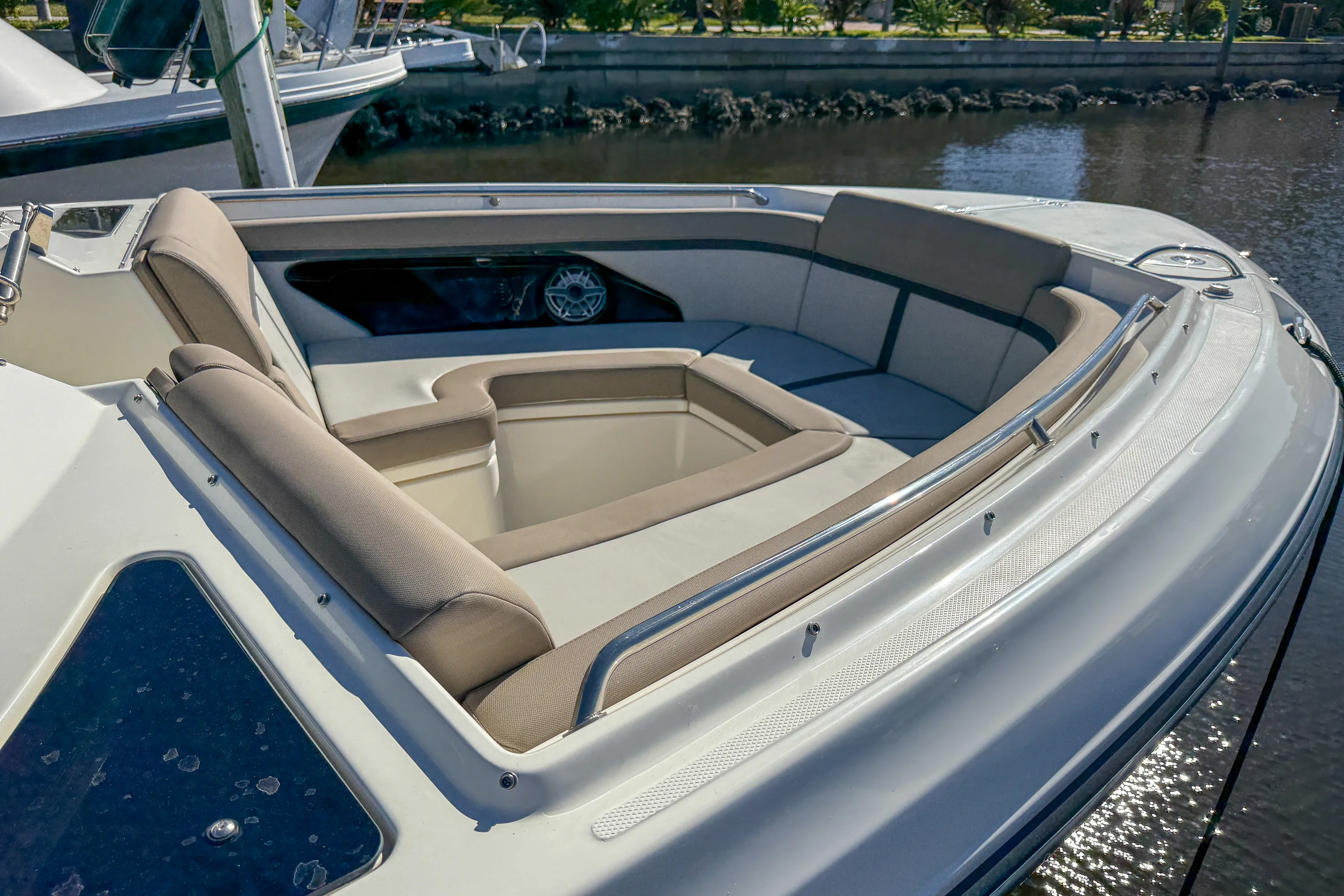 2025 Boston Whaler 330 Vantage Image Thumbnail #28