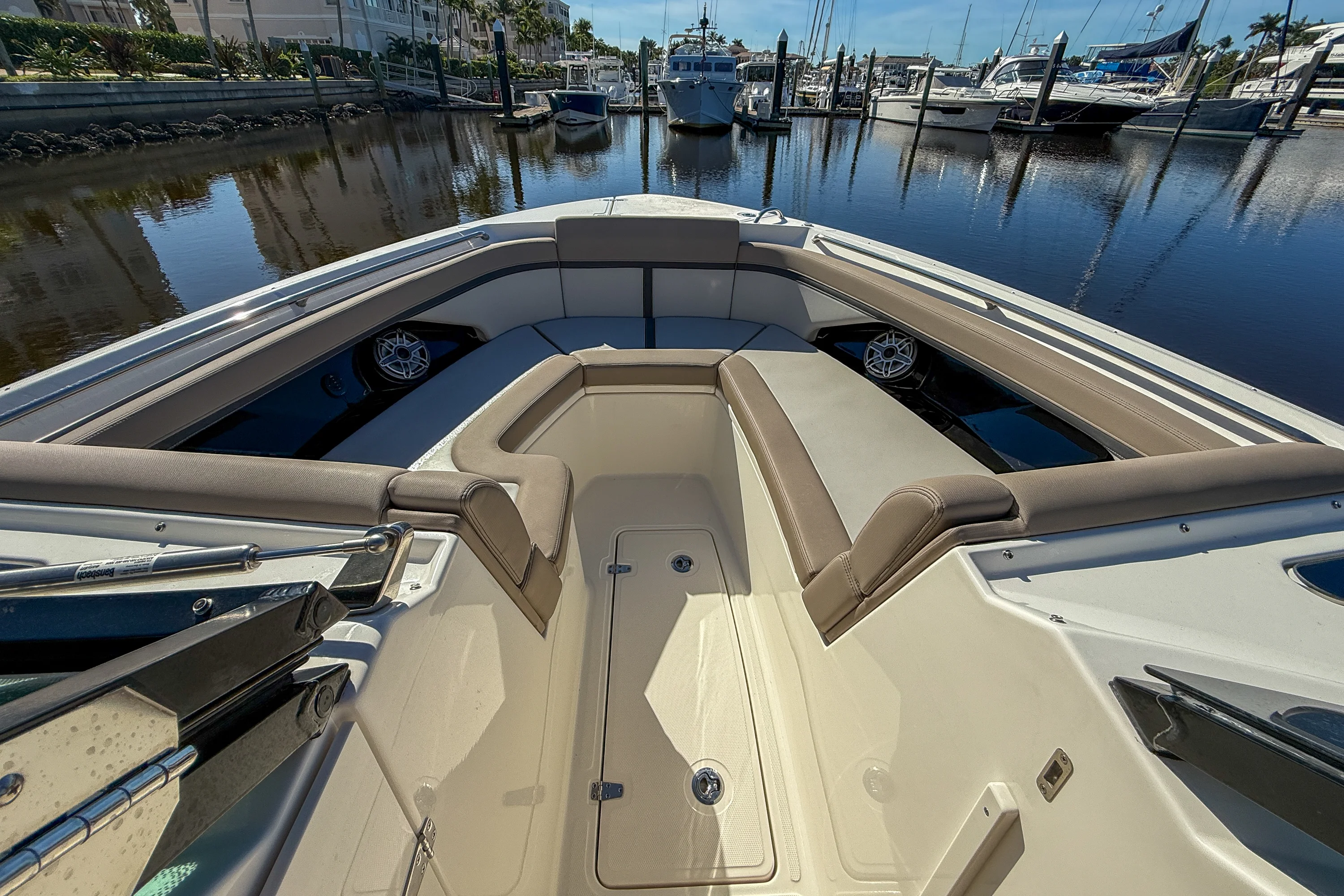 2025 Boston Whaler 330 Vantage Image Thumbnail #25