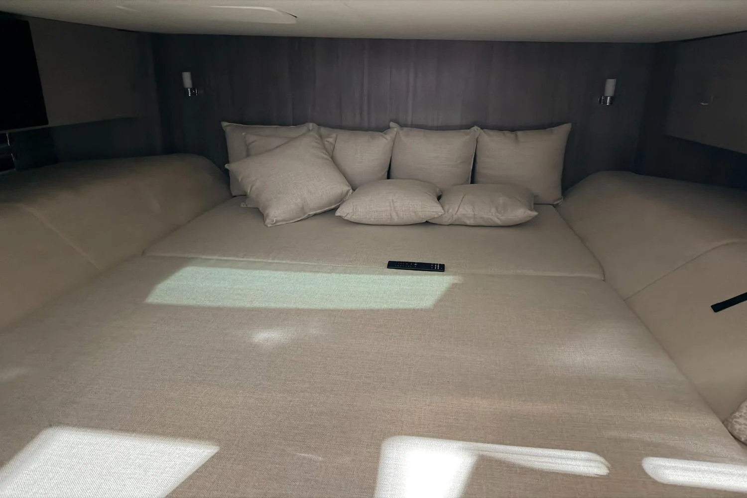 2022 Sea Ray SLX 400 Outboard Image Thumbnail #23