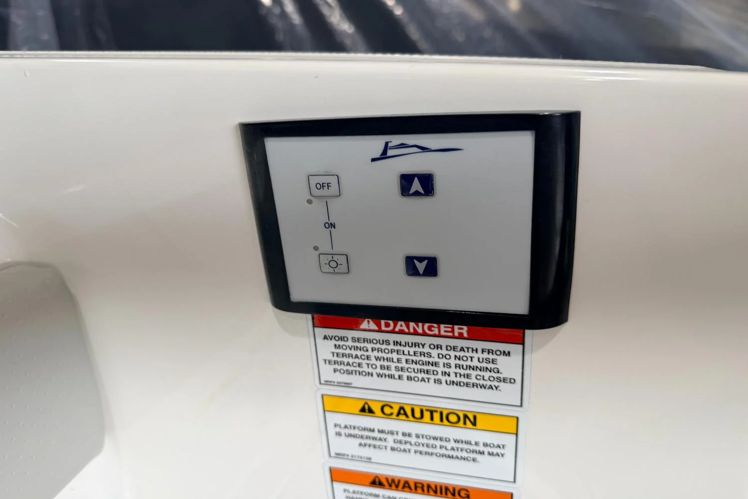 2022 Sea Ray SLX 400 Outboard Image Thumbnail #3