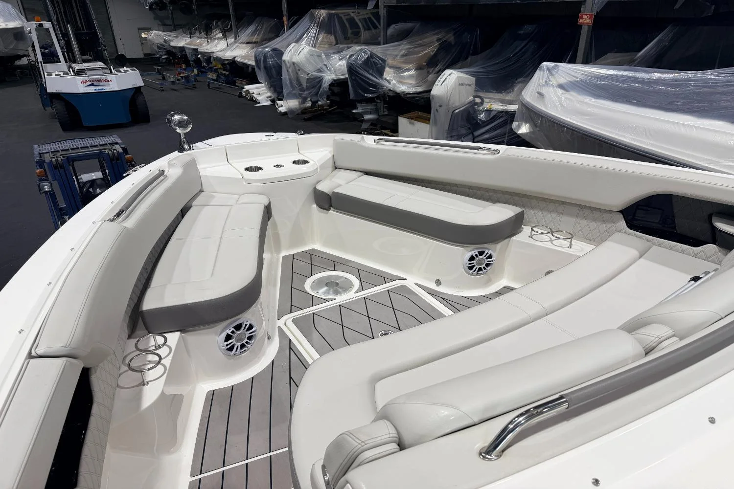 2022 Sea Ray SLX 400 Outboard Image Thumbnail #32