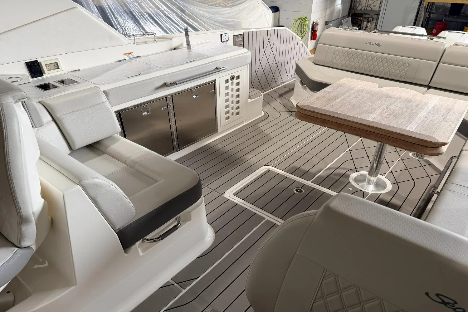 2022 Sea Ray SLX 400 Outboard Image Thumbnail #11