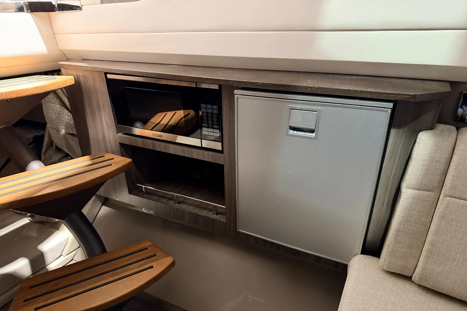 2022 Sea Ray SLX 400 Outboard Image Thumbnail #19