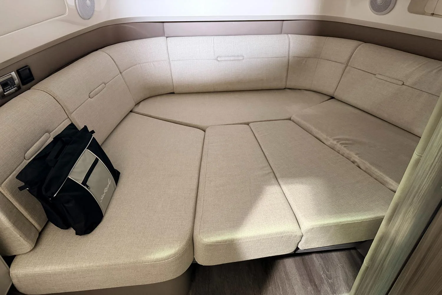 2022 Sea Ray SLX 400 Outboard Image Thumbnail #20