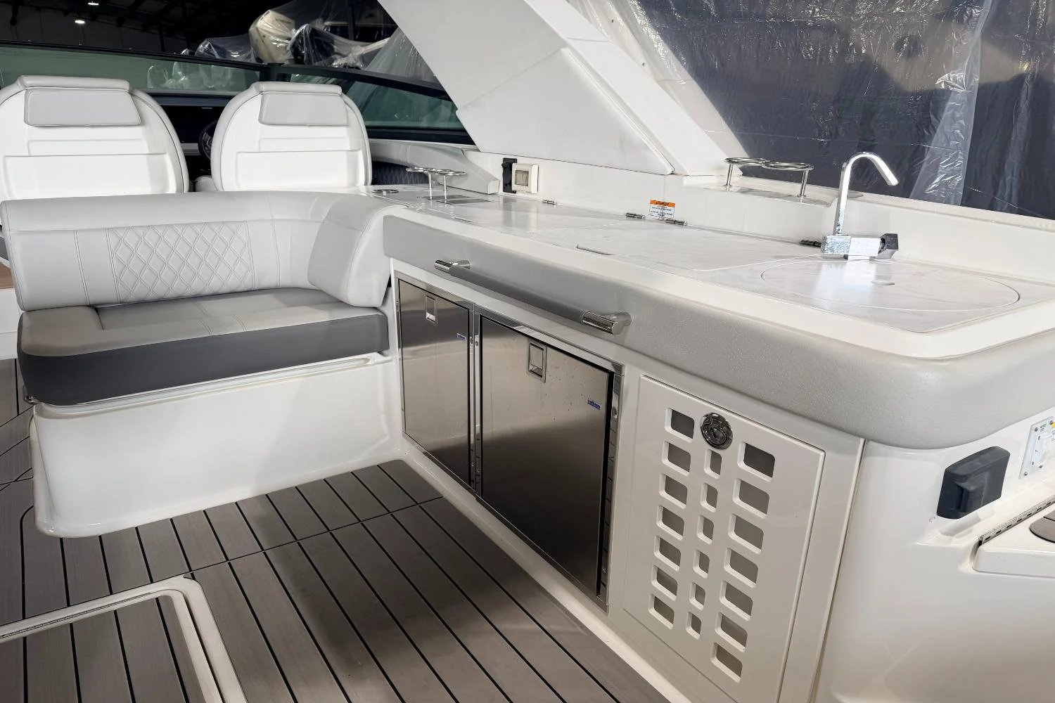 2022 Sea Ray SLX 400 Outboard Image Thumbnail #9