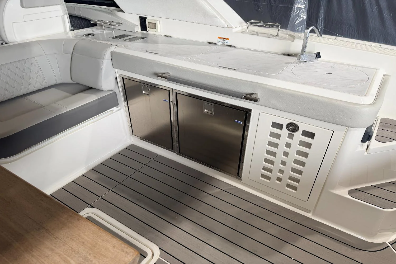 2022 Sea Ray SLX 400 Outboard Image Thumbnail #8