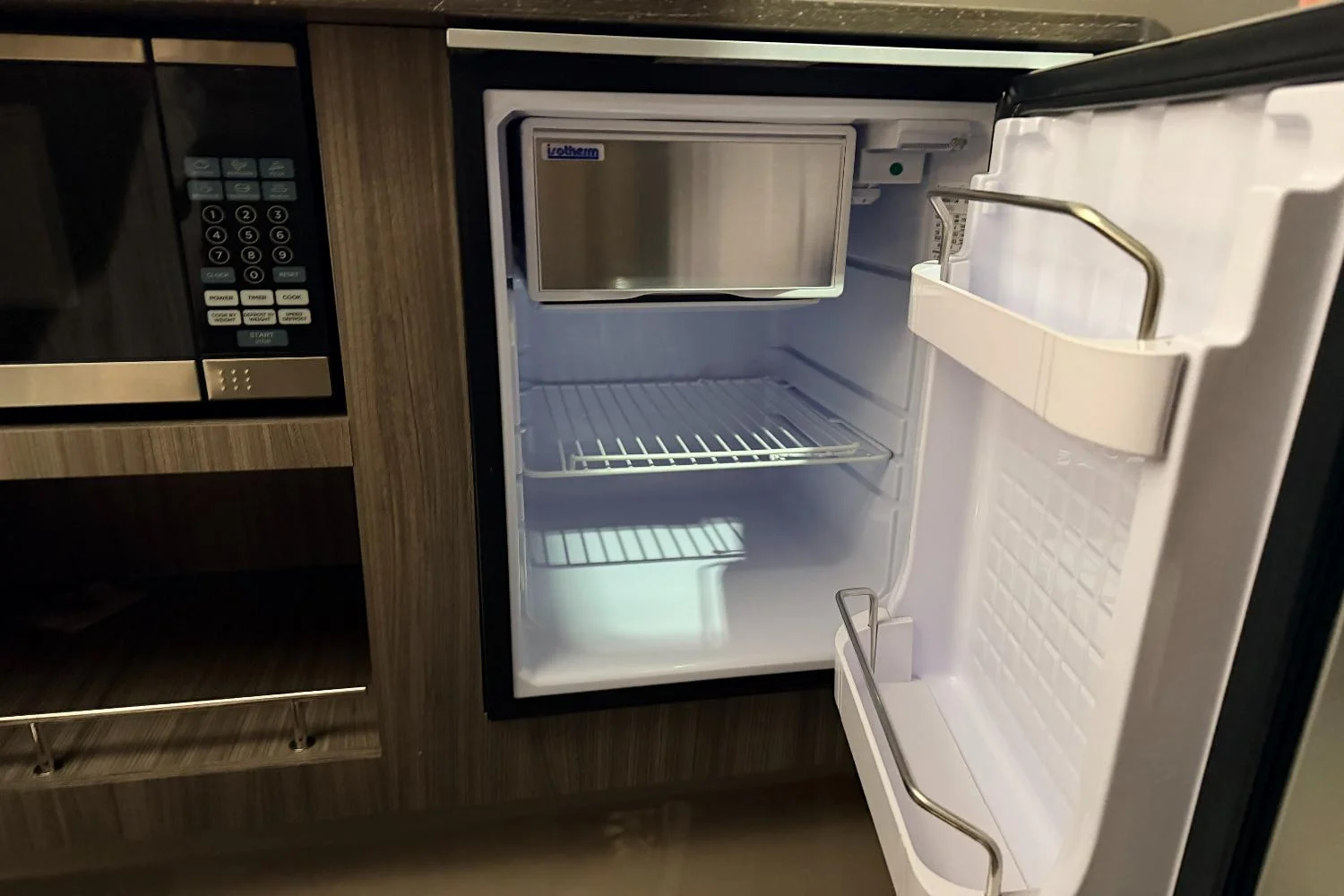 2022 Sea Ray SLX 400 Outboard Image Thumbnail #22