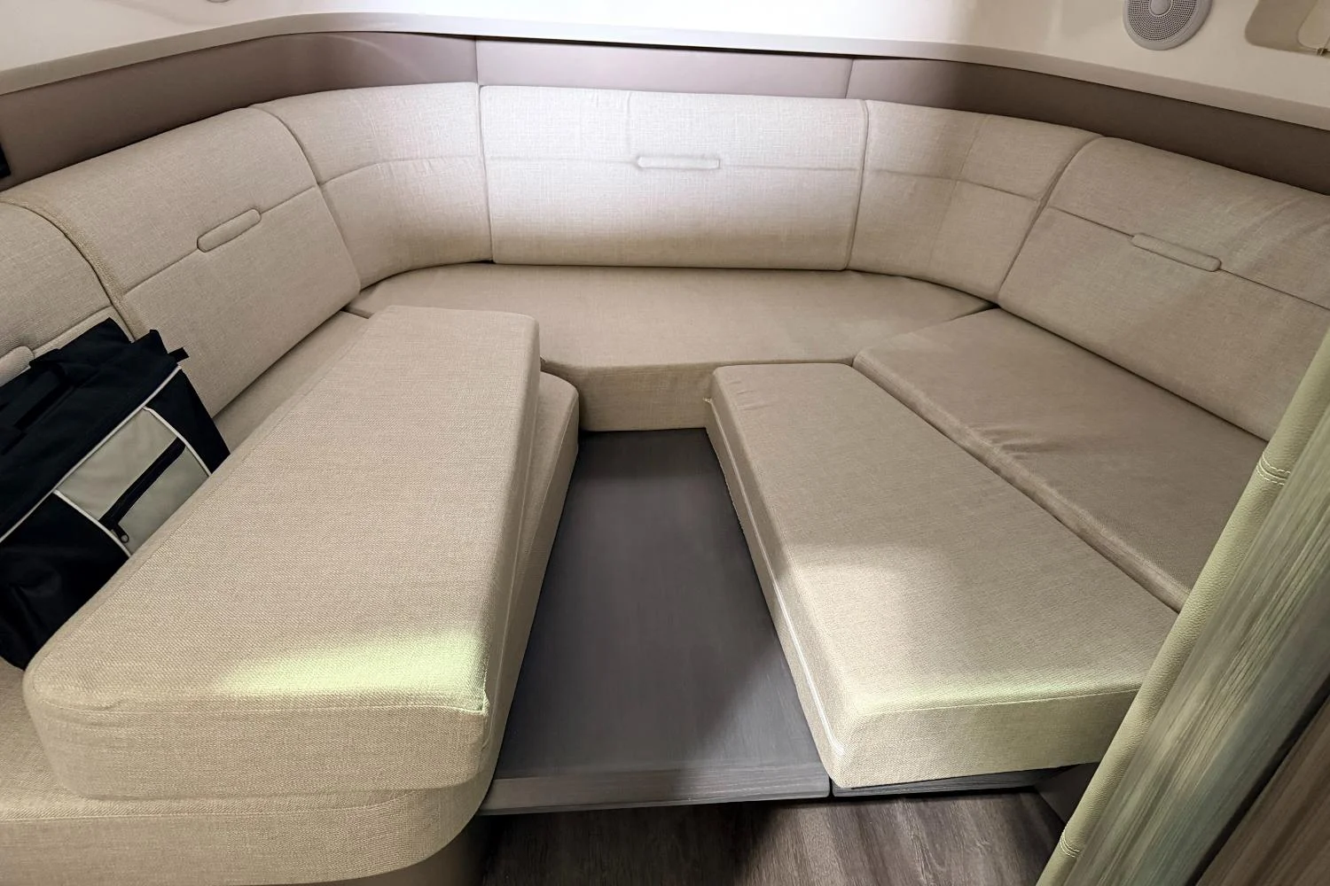 2022 Sea Ray SLX 400 Outboard Image Thumbnail #21