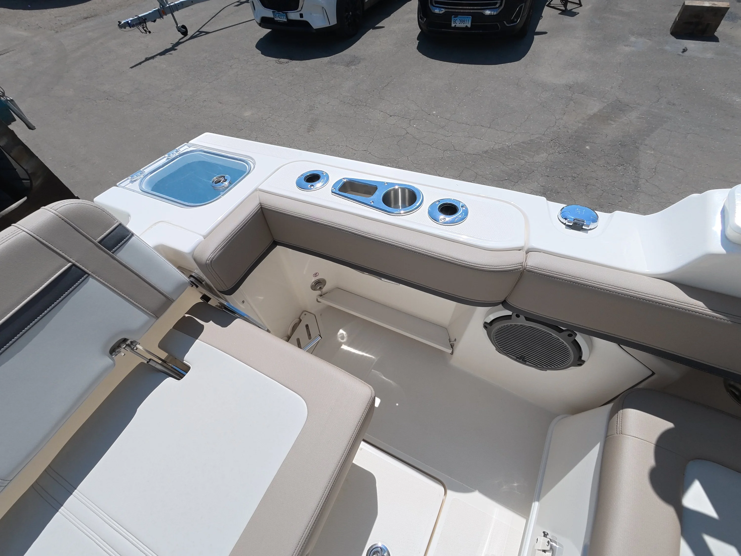 2026 Boston Whaler 240 Vantage Image Thumbnail #7
