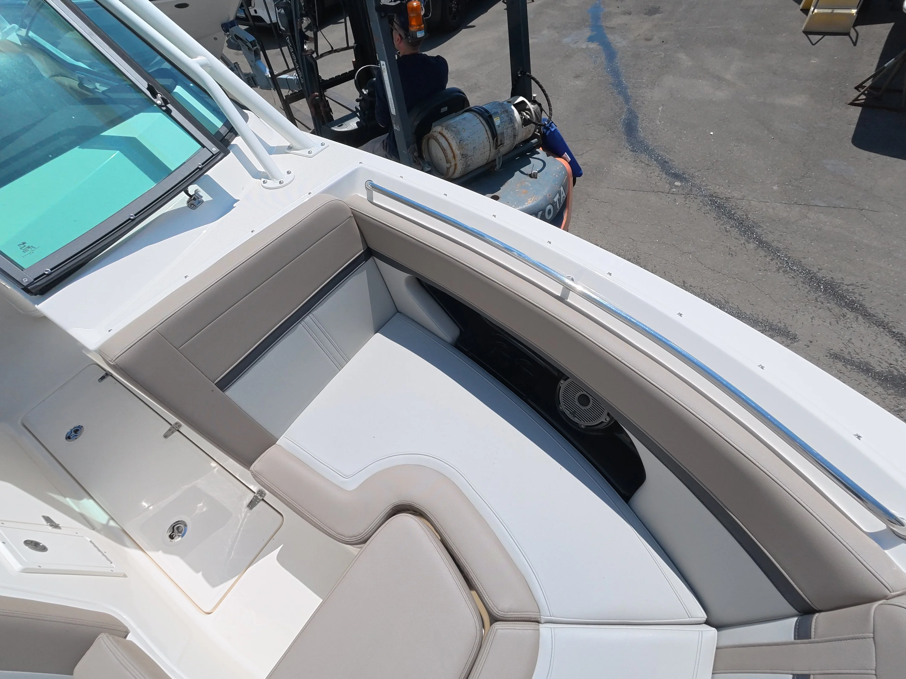 2026 Boston Whaler 240 Vantage Image Thumbnail #32