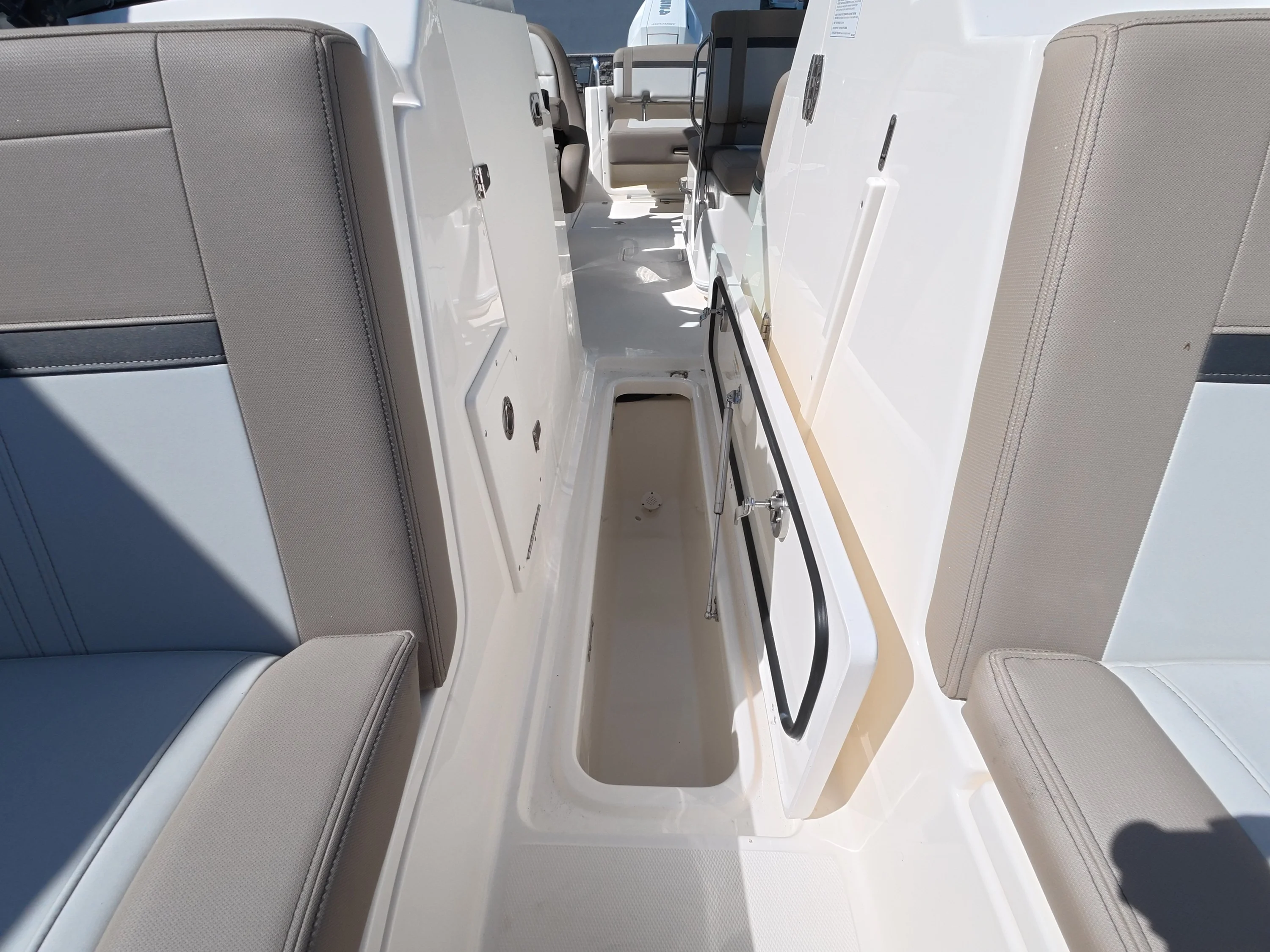 2026 Boston Whaler 240 Vantage Image Thumbnail #31