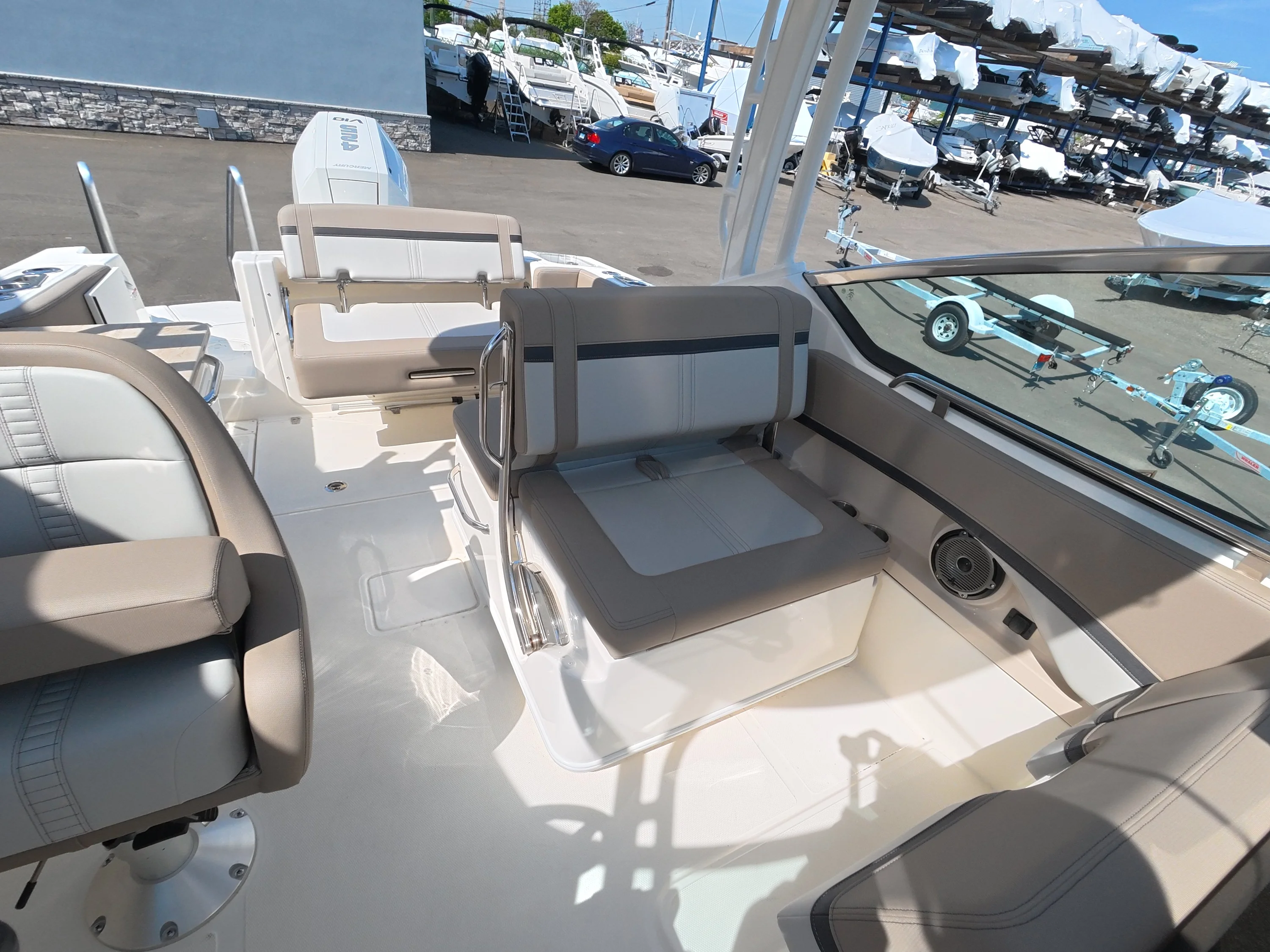 2026 Boston Whaler 240 Vantage Image Thumbnail #12