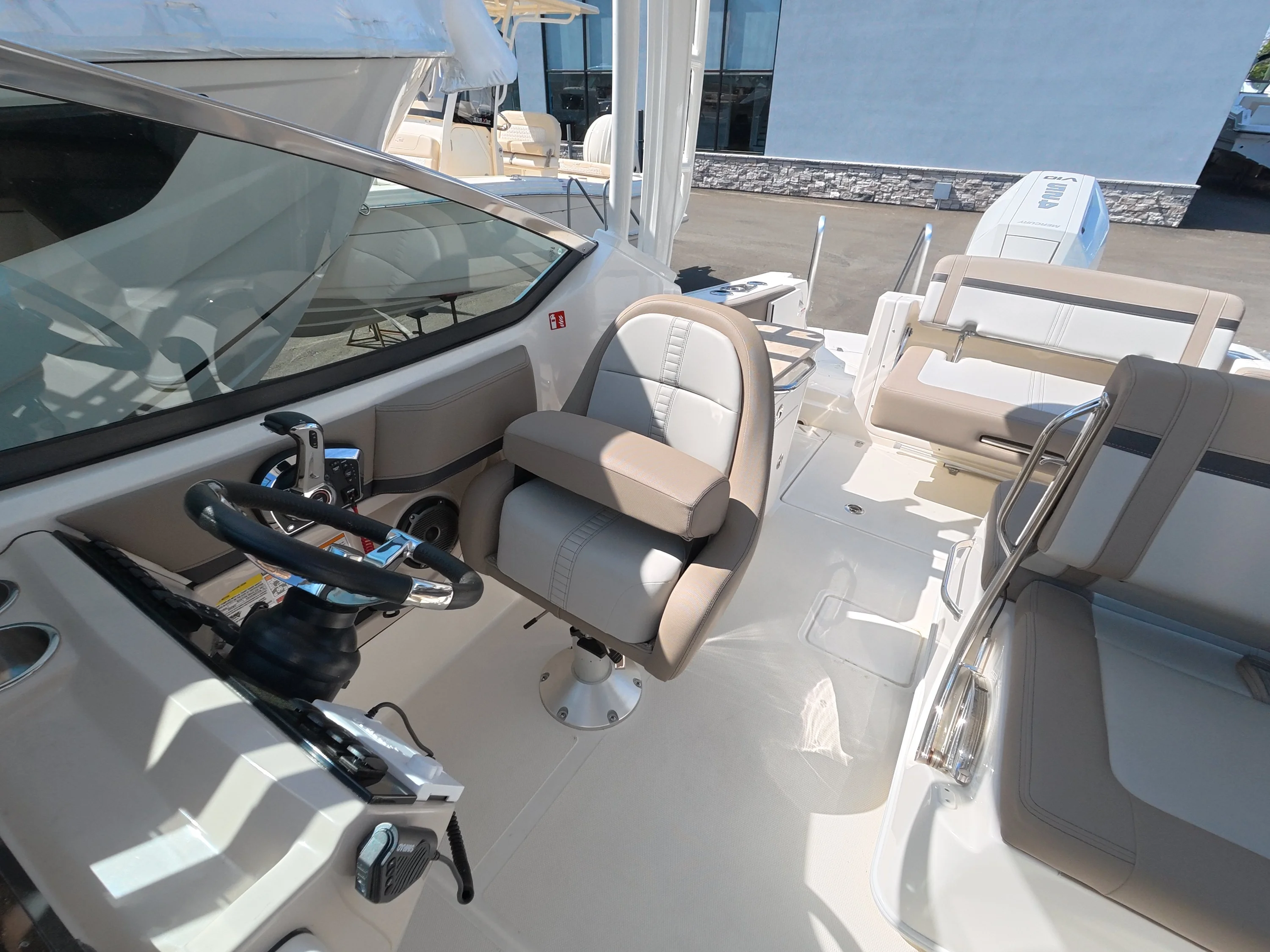 2026 Boston Whaler 240 Vantage Image Thumbnail #17