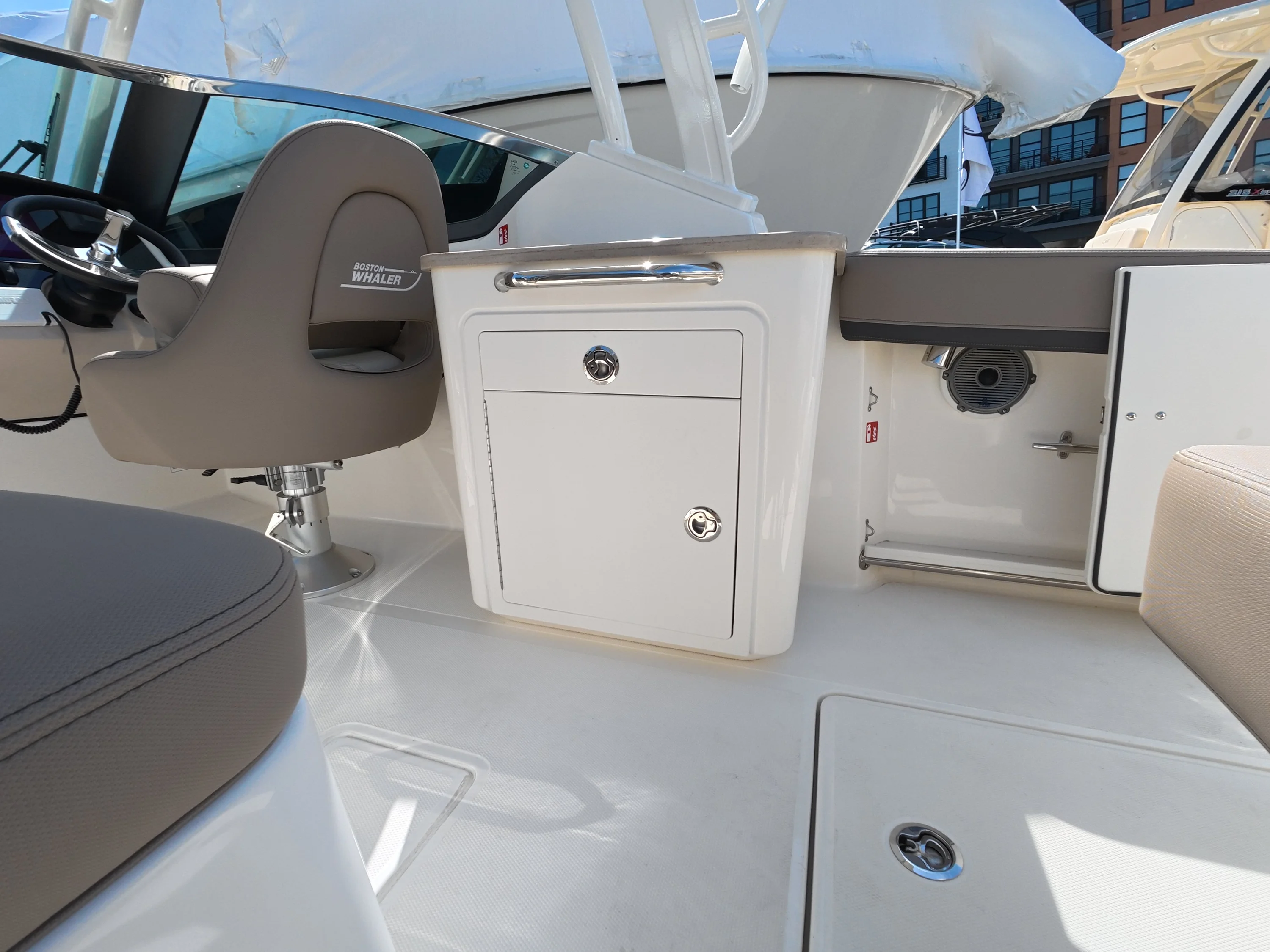 2026 Boston Whaler 240 Vantage Image Thumbnail #13