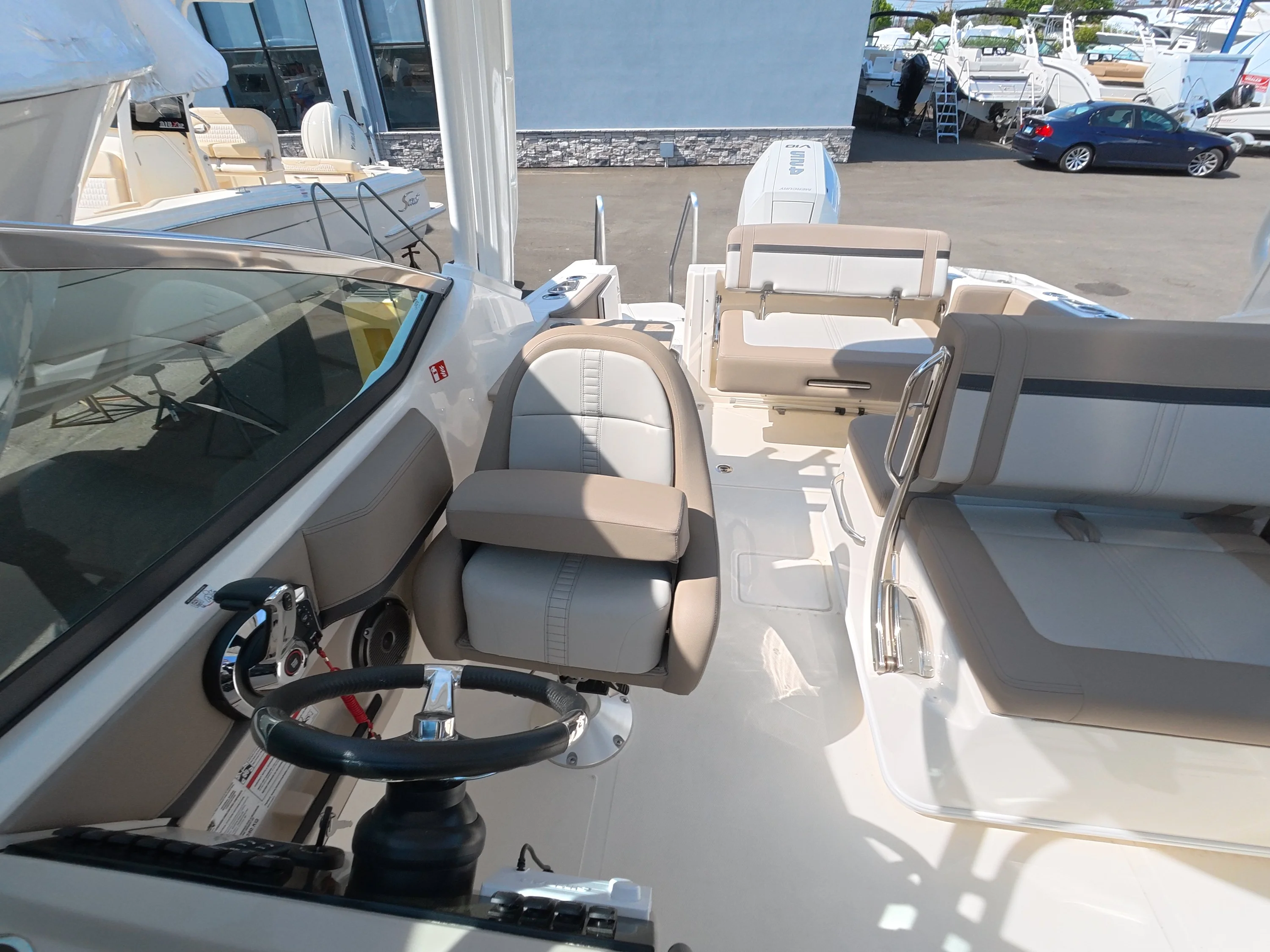 2026 Boston Whaler 240 Vantage Image Thumbnail #18