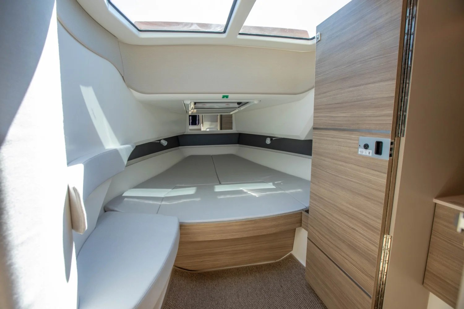 2025 Saxdor 320 GTC Image Thumbnail #50