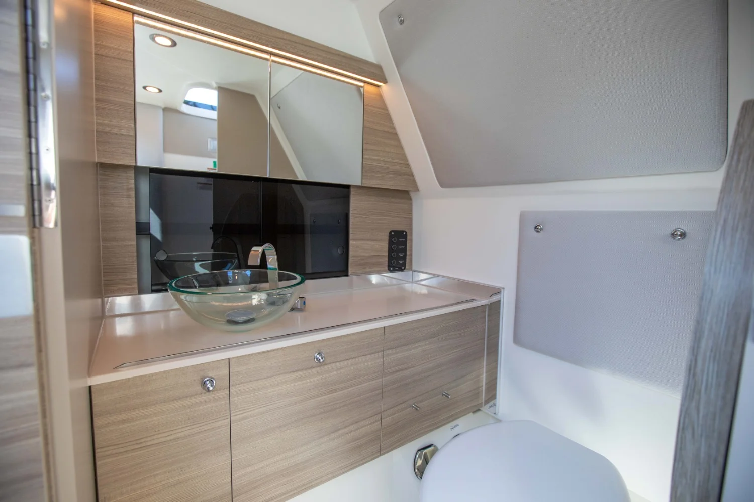 2025 Saxdor 320 GTC Image Thumbnail #53